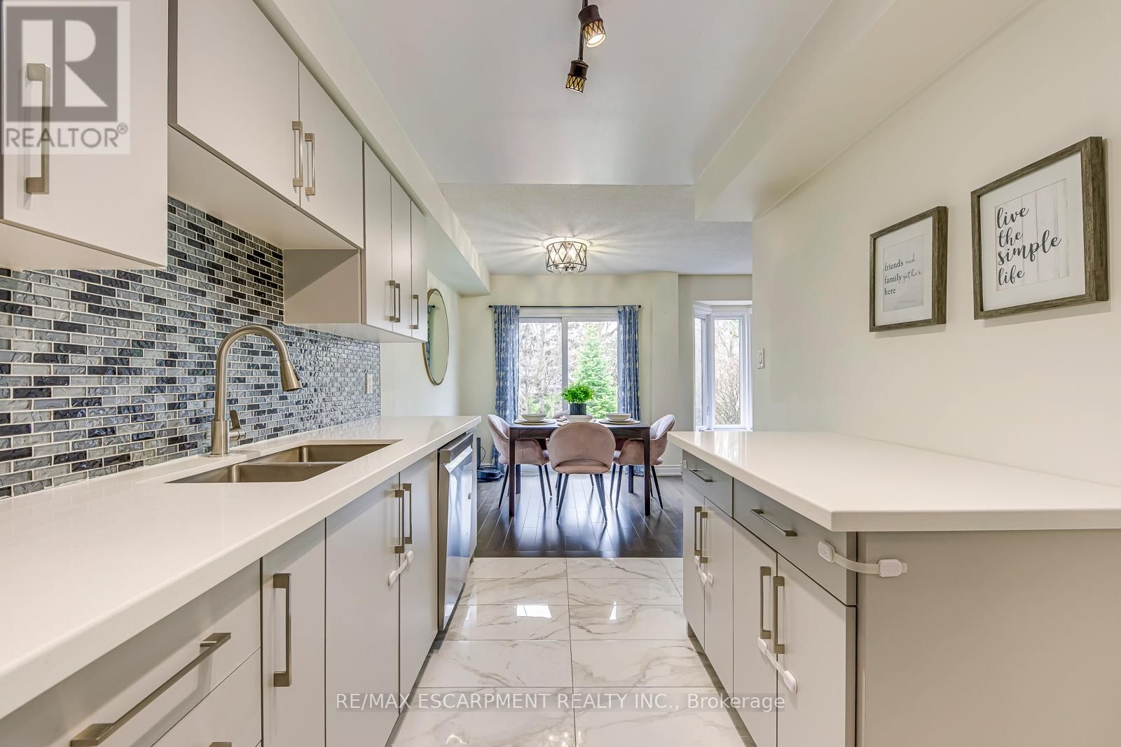 10 - 3115 NEW STREET Image 10