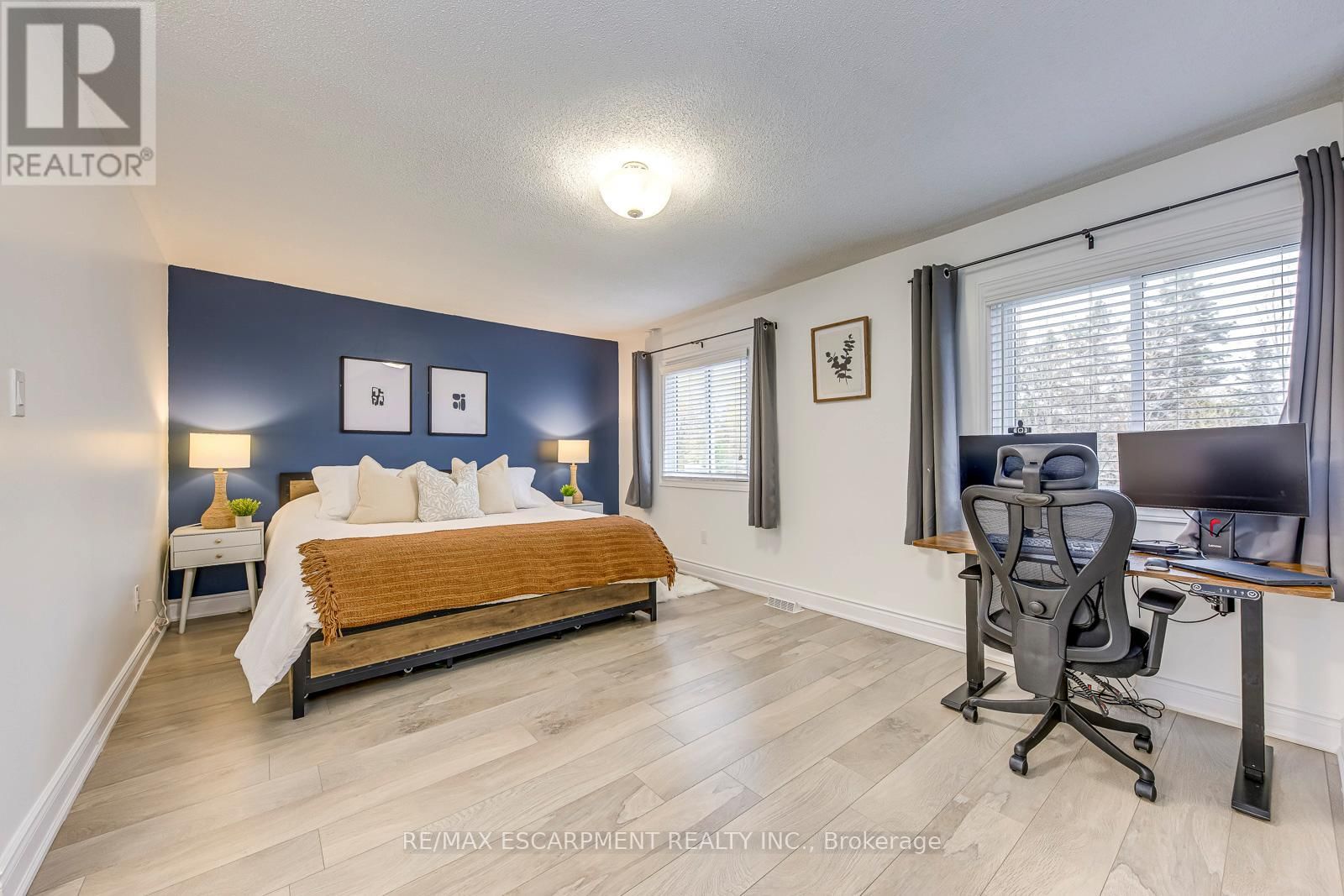 10 - 3115 NEW STREET Image 15