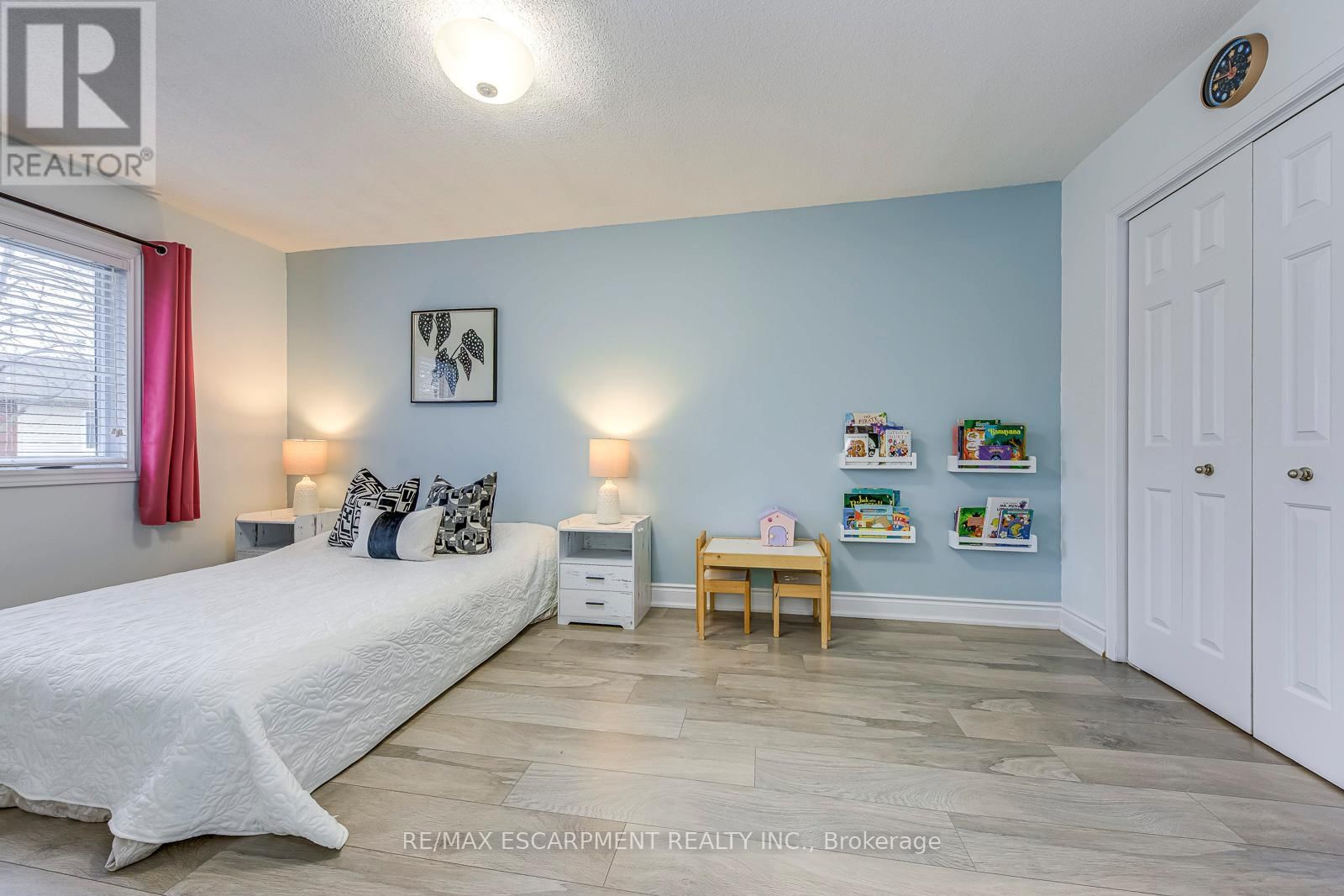 10 - 3115 NEW STREET Image 21