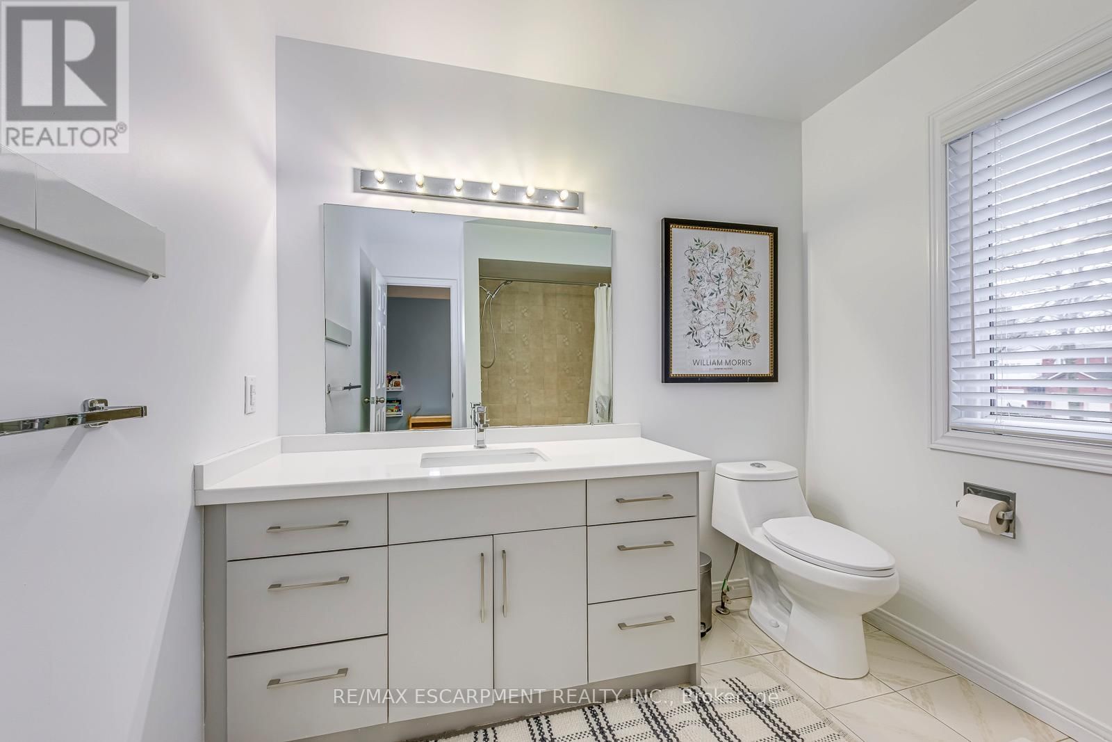 10 - 3115 NEW STREET Image 23