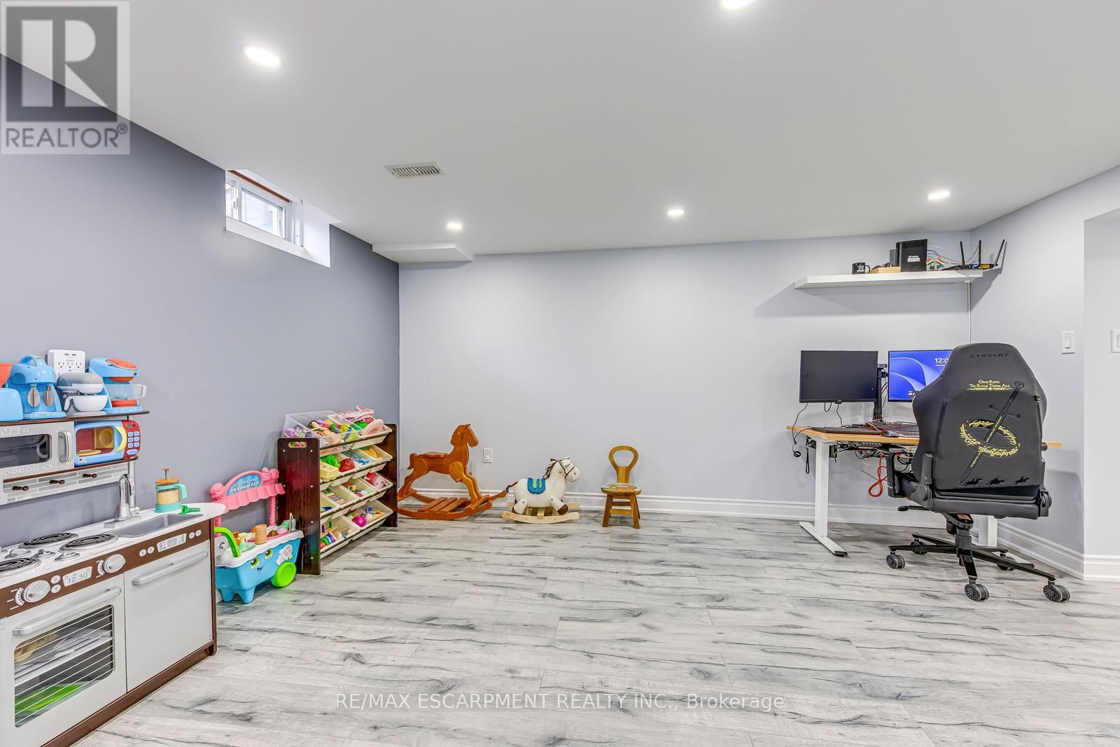 10 - 3115 NEW STREET Image 28