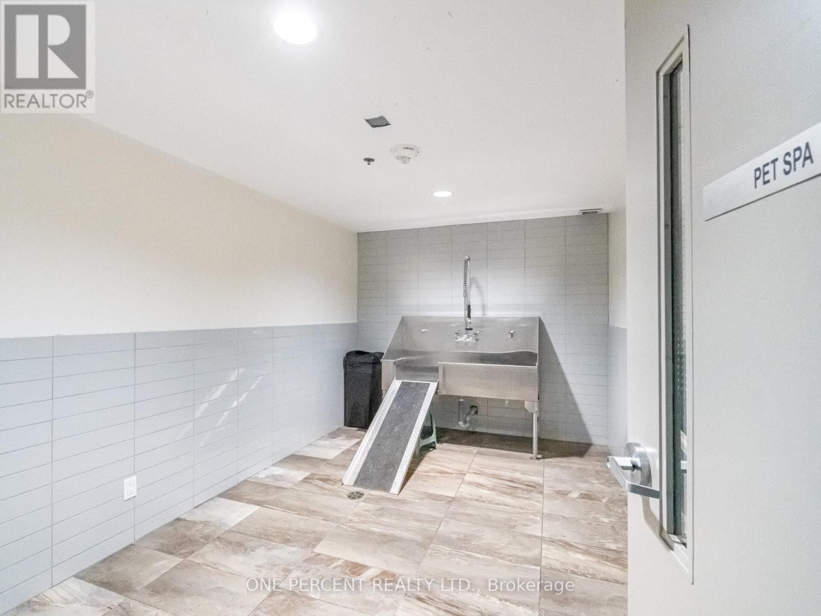 811 - 65 YORKLAND BOULEVARD Image 36