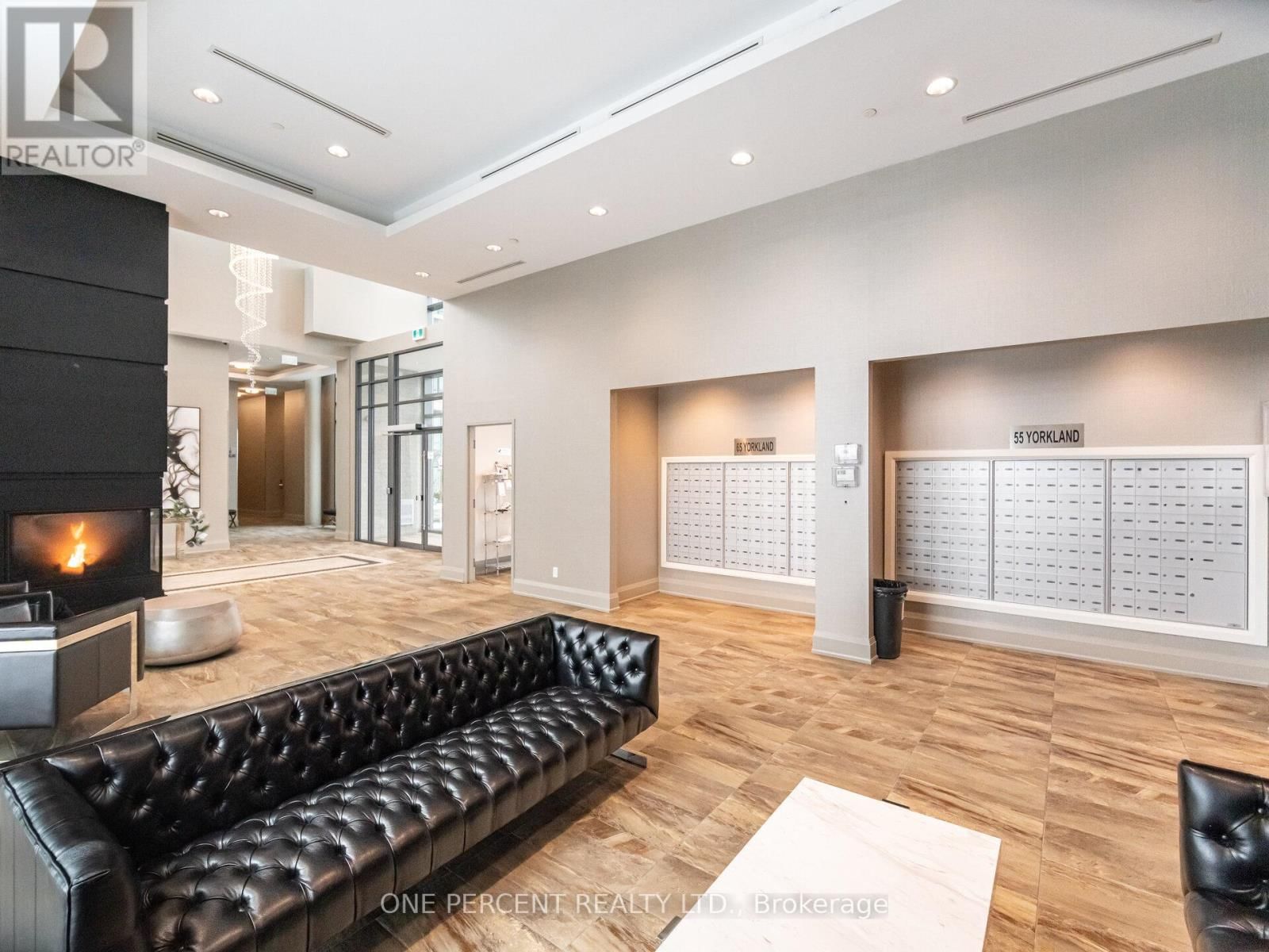 811 - 65 YORKLAND BOULEVARD Image 5