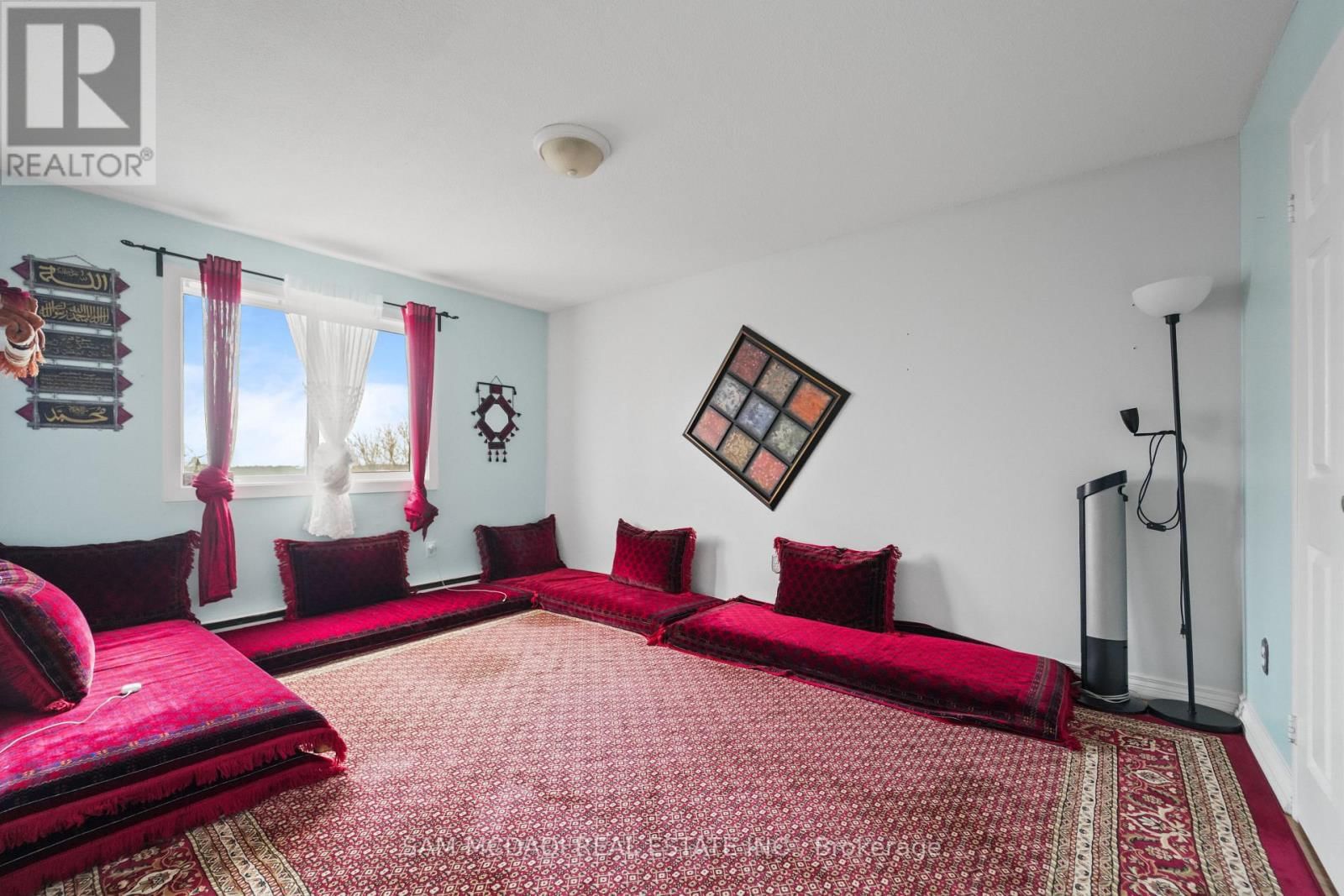 112 - 1050 FALGARWOOD DRIVE Image 16