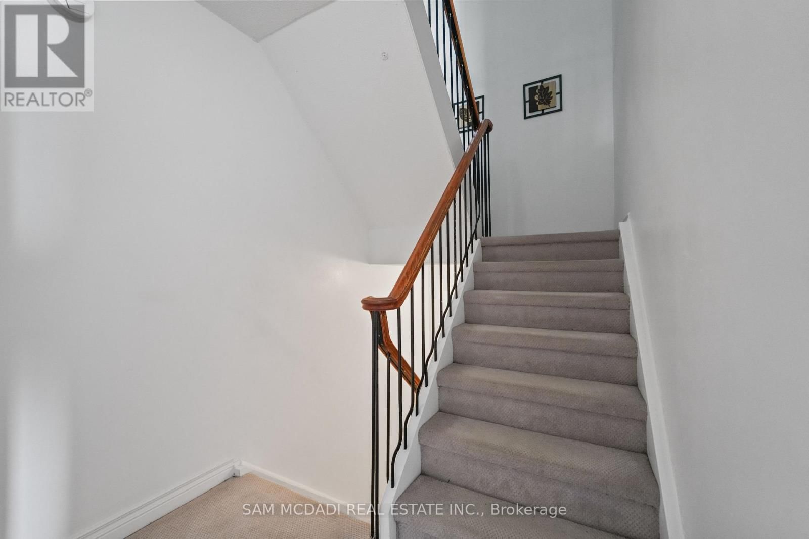 112 - 1050 FALGARWOOD DRIVE Image 17