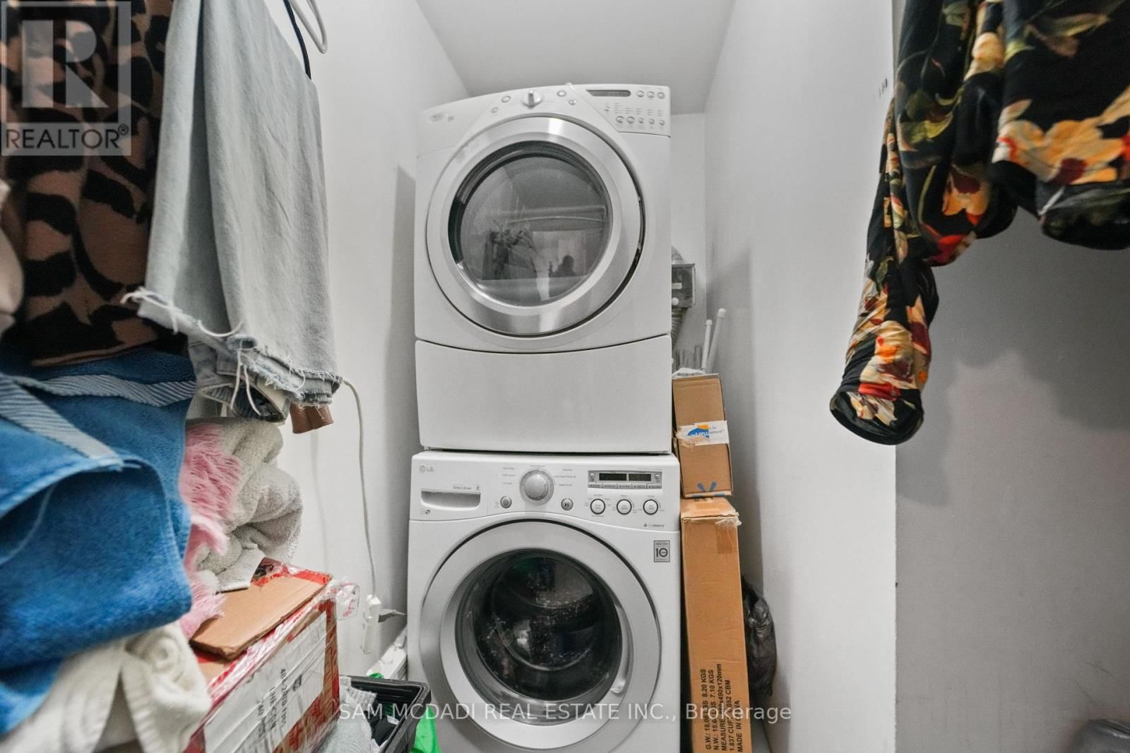 112 - 1050 FALGARWOOD DRIVE Image 24