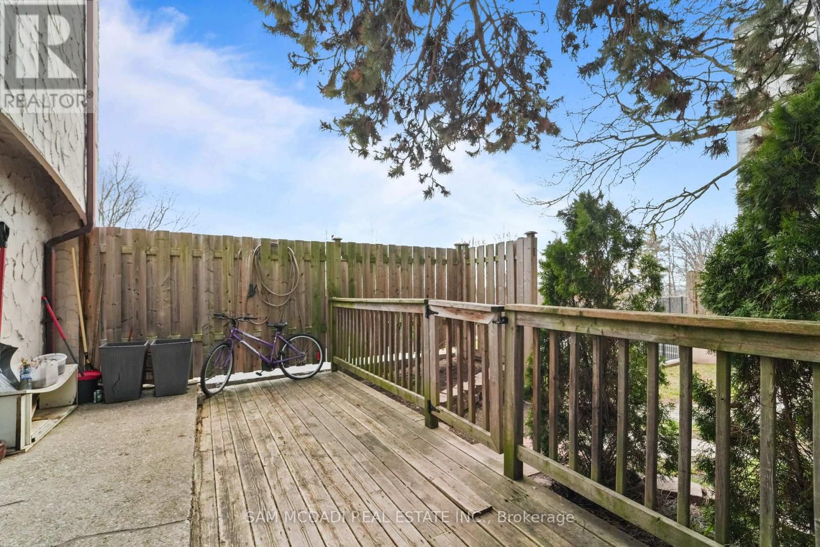 112 - 1050 FALGARWOOD DRIVE Image 26