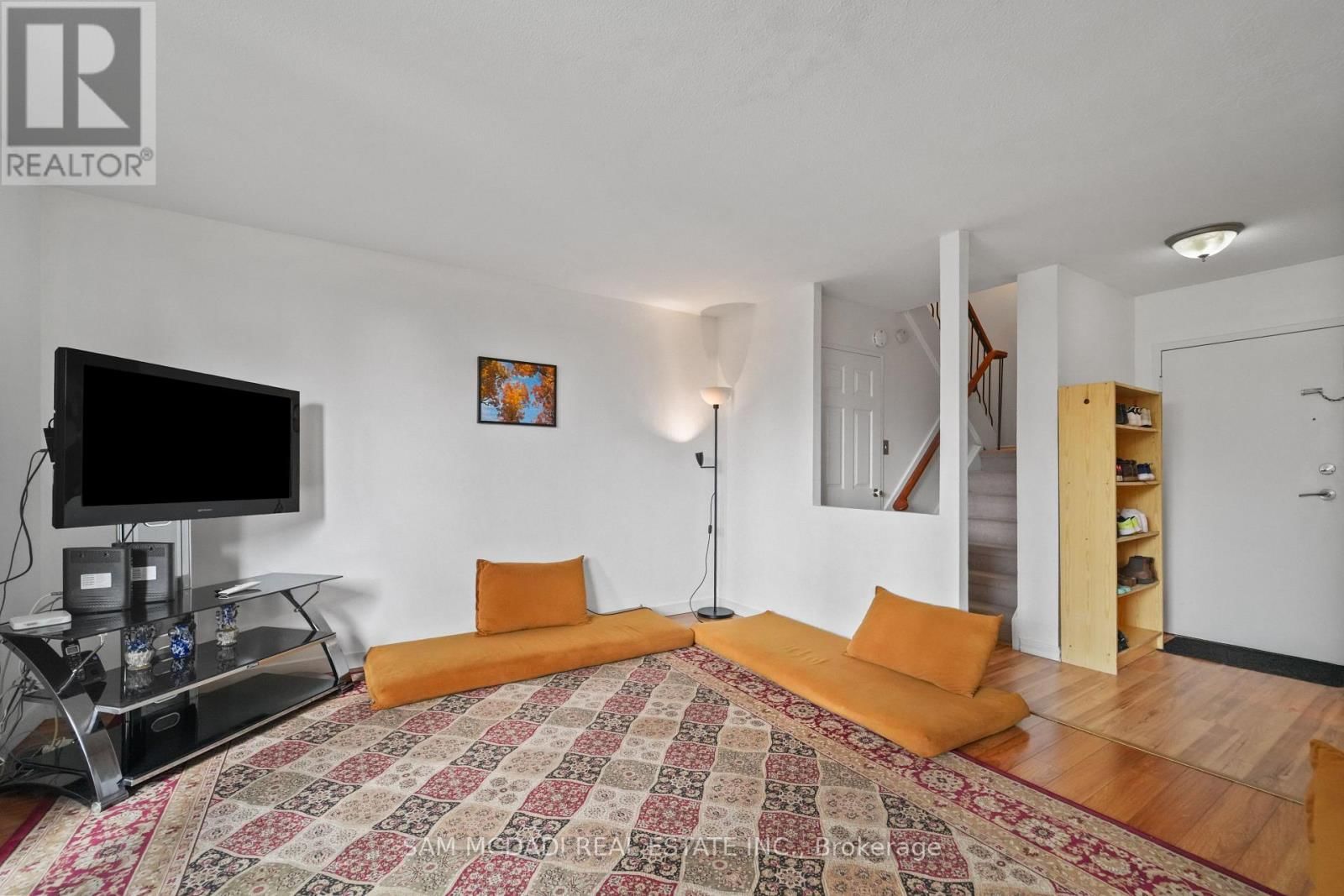 112 - 1050 FALGARWOOD DRIVE Image 9