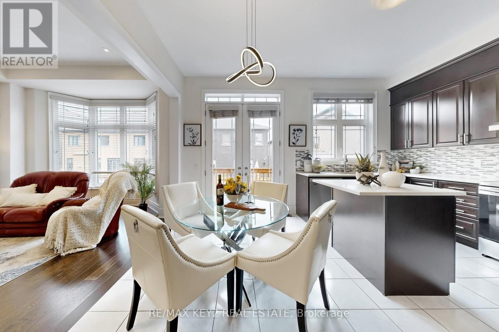 10 LYLE WAY Image 11