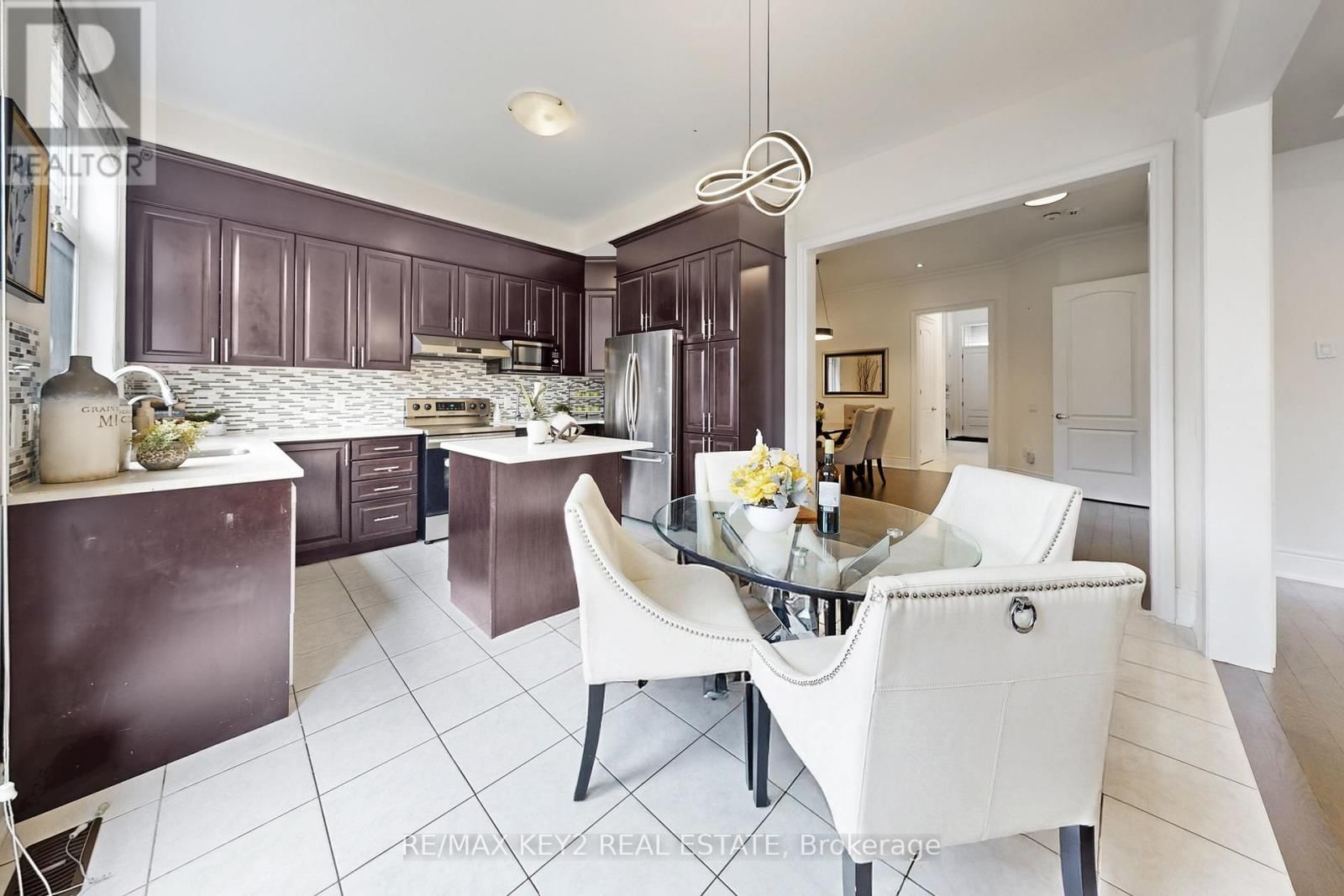 10 LYLE WAY Image 15