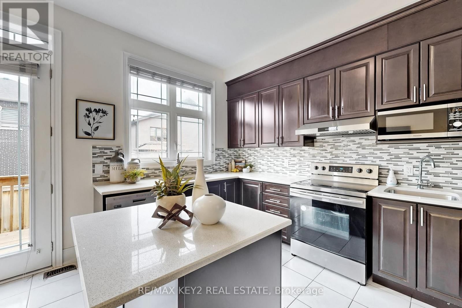 10 LYLE WAY Image 17