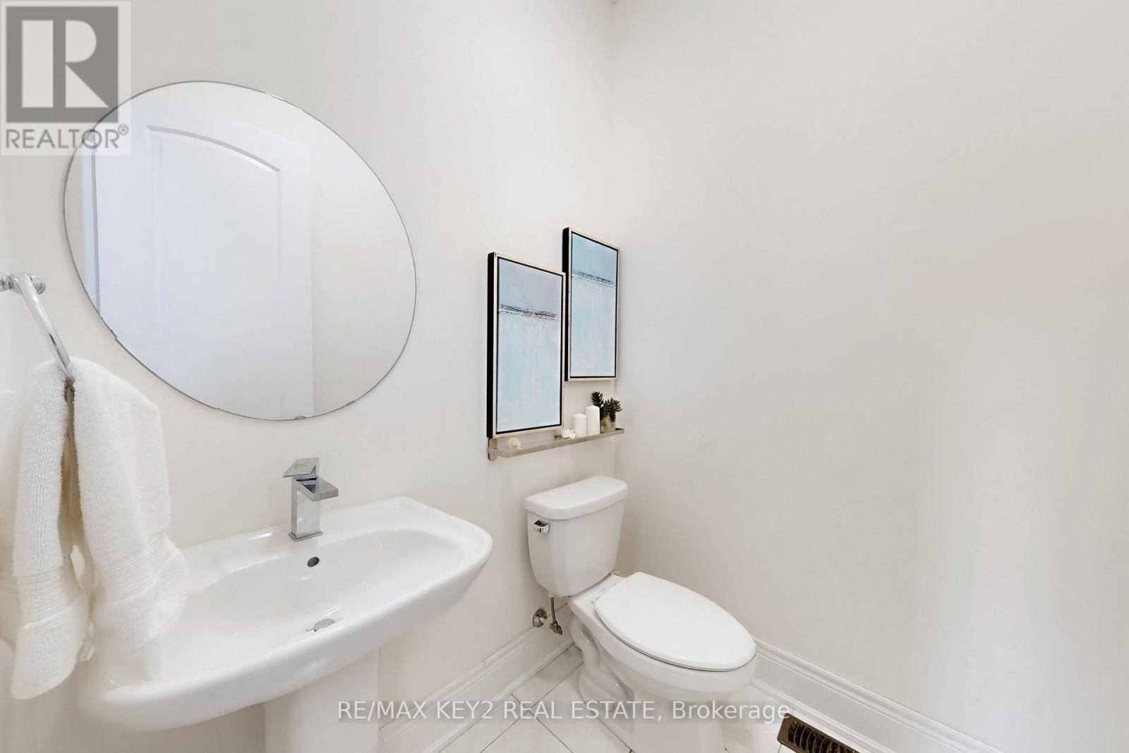 10 LYLE WAY Image 22