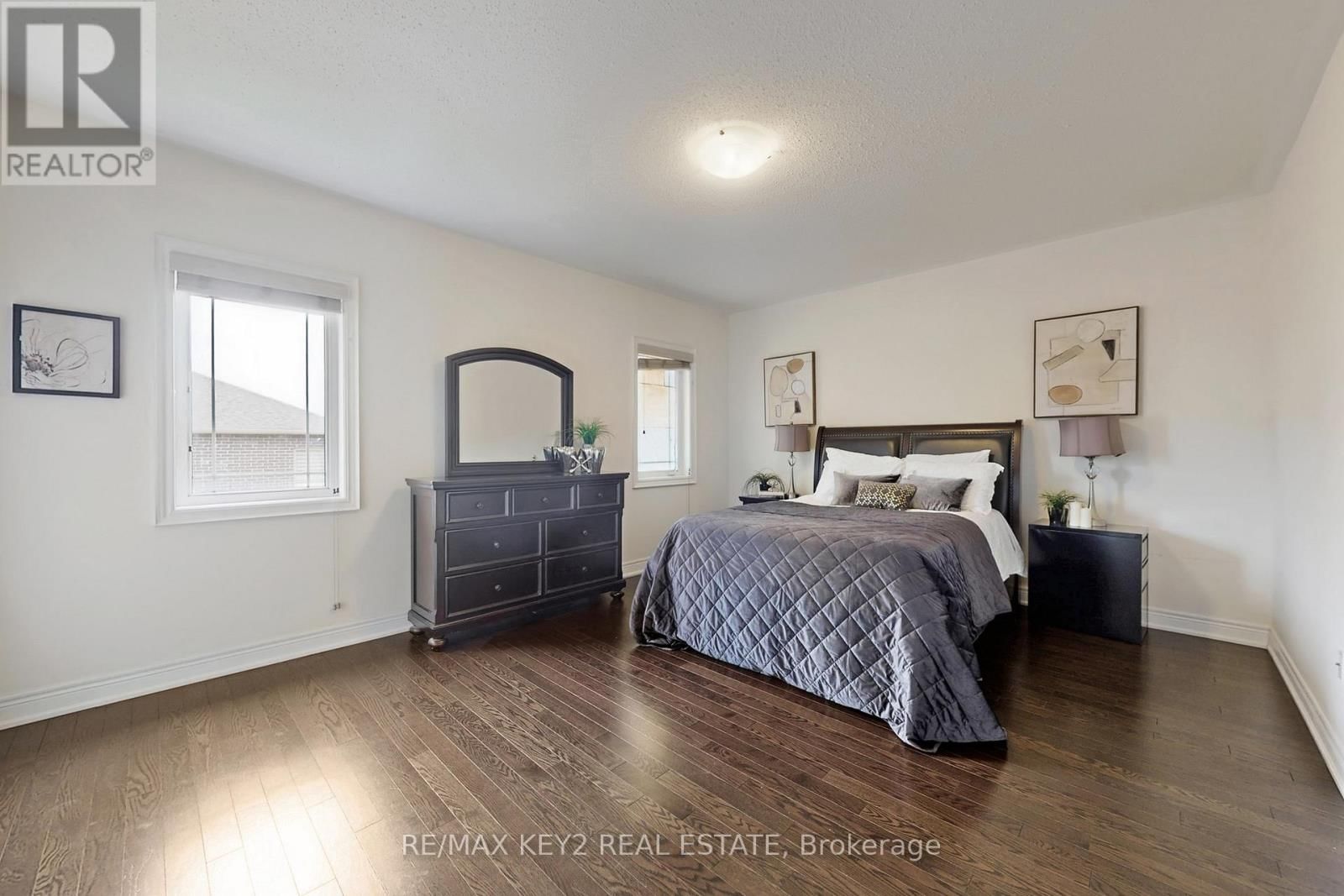 10 LYLE WAY Image 26