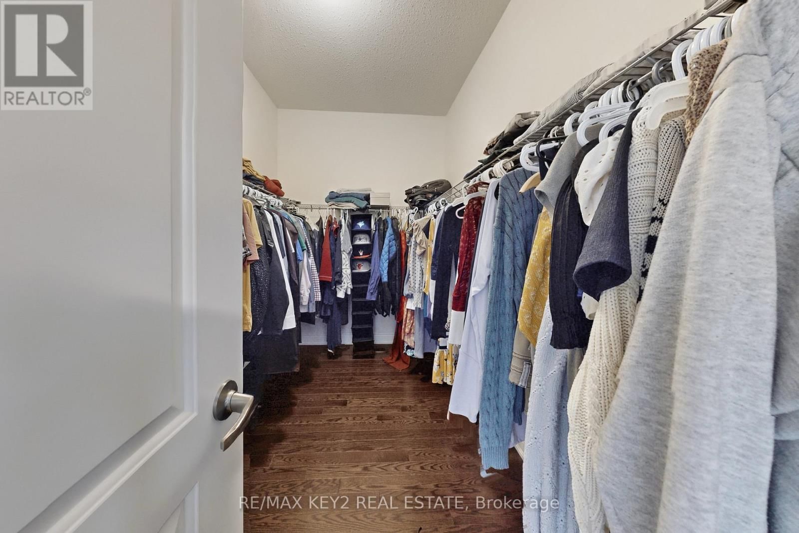 10 LYLE WAY Image 29