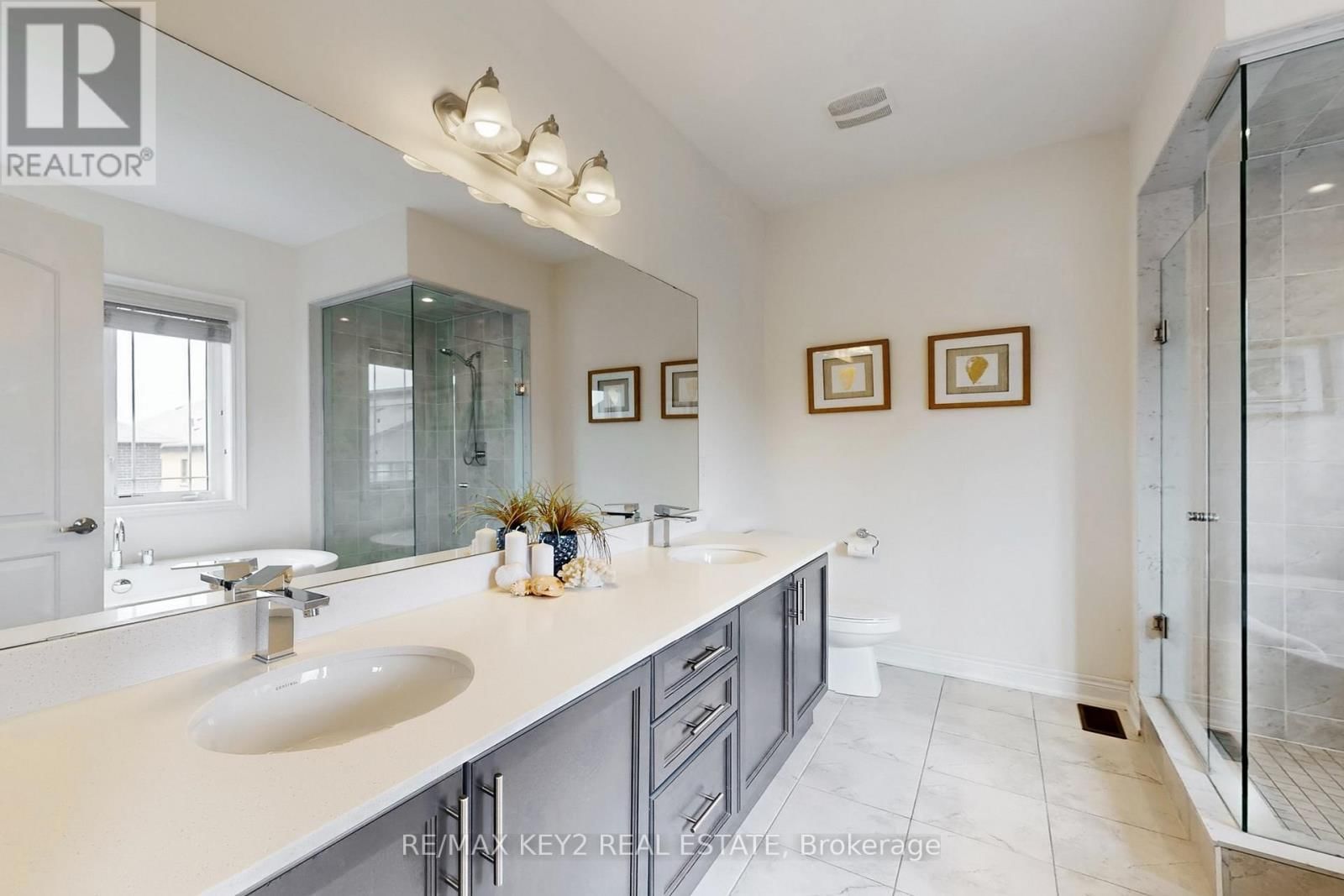 10 LYLE WAY Image 30