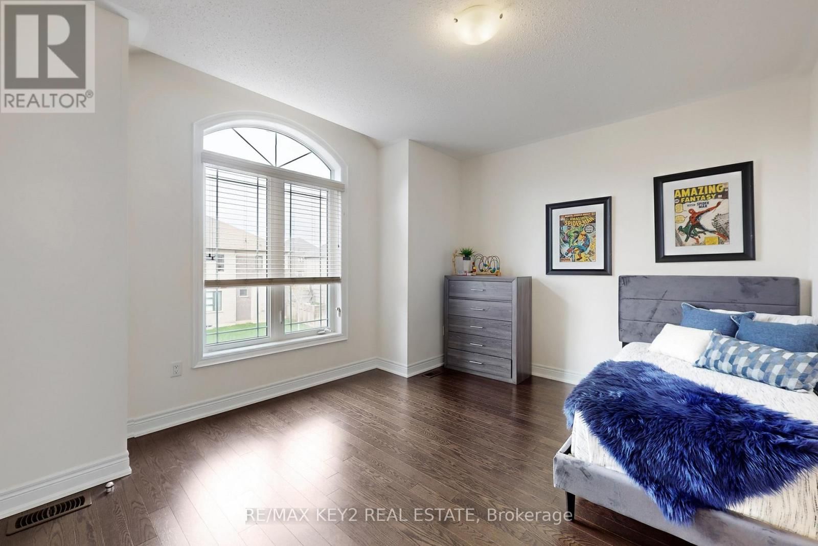 10 LYLE WAY Image 35