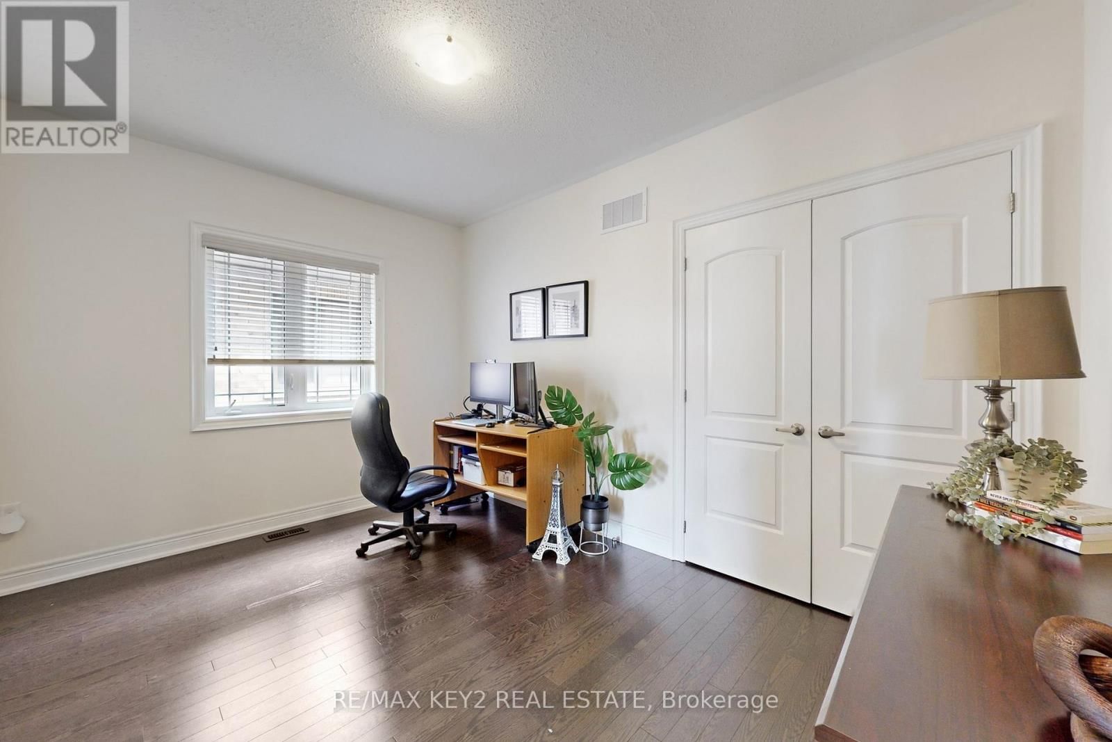 10 LYLE WAY Image 36