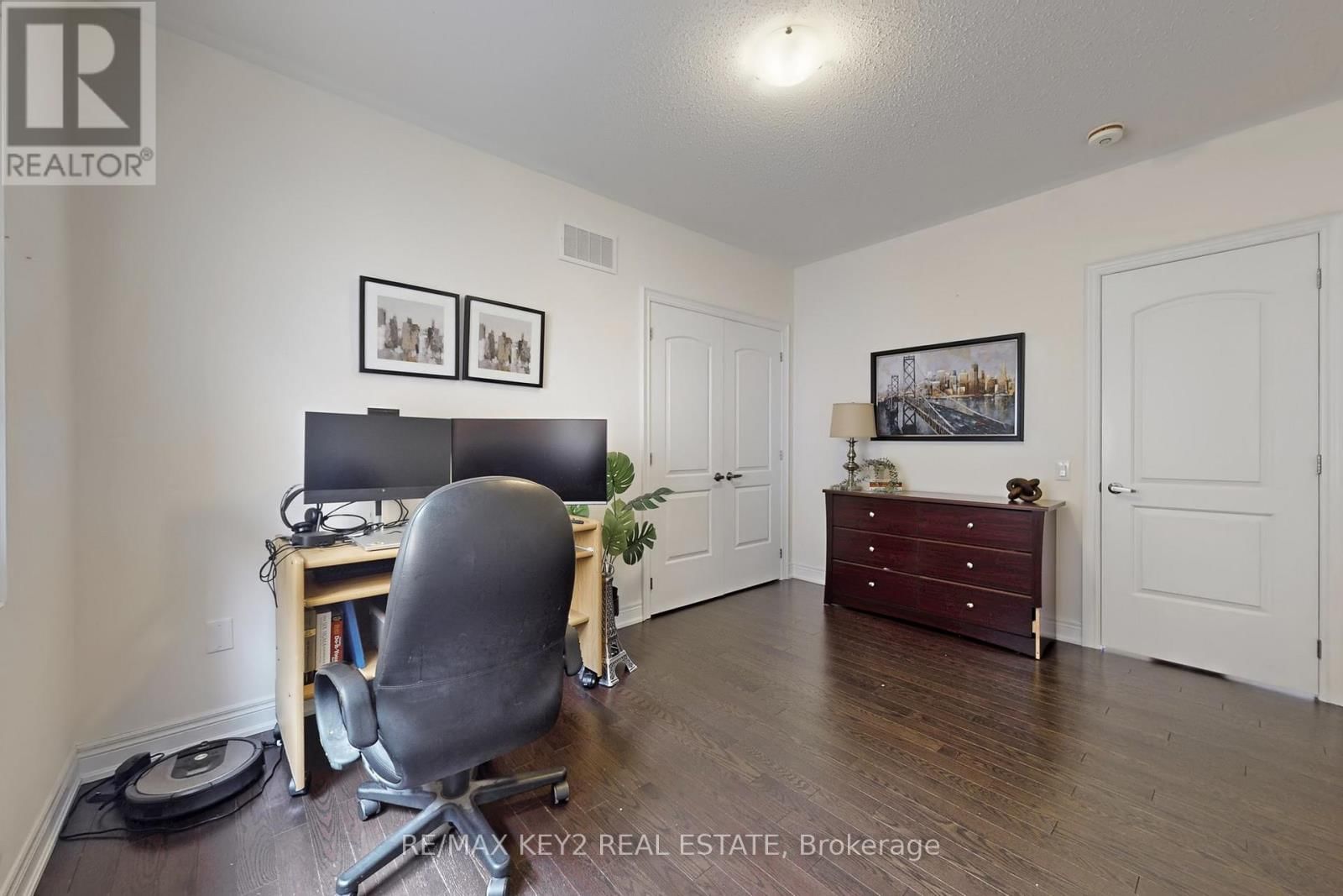 10 LYLE WAY Image 37