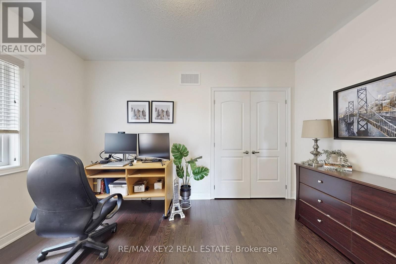 10 LYLE WAY Image 38