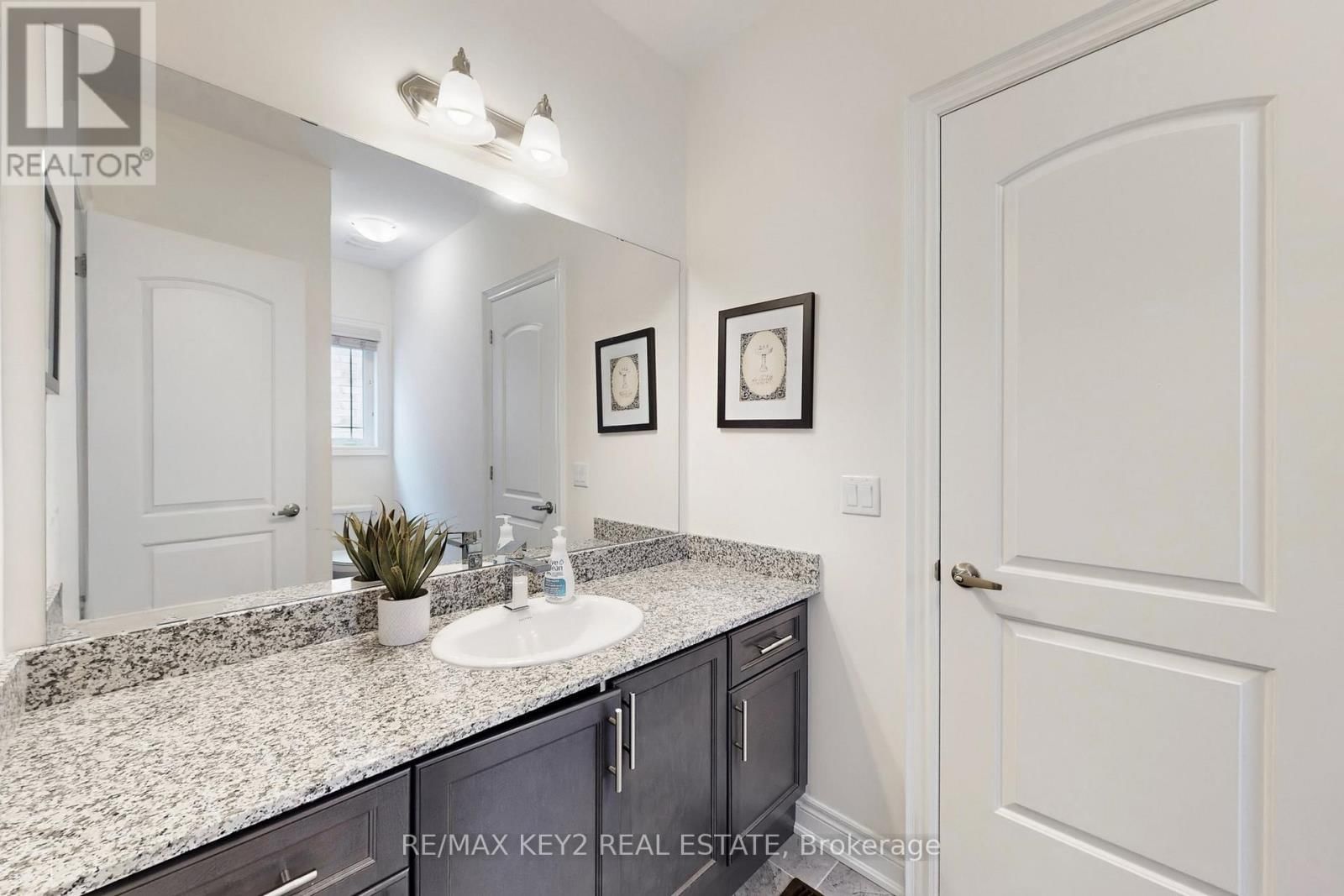 10 LYLE WAY Image 40