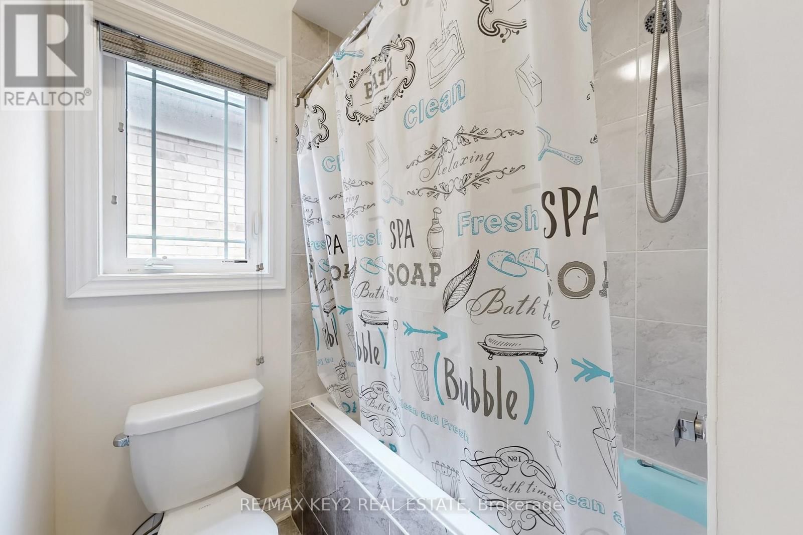 10 LYLE WAY Image 41