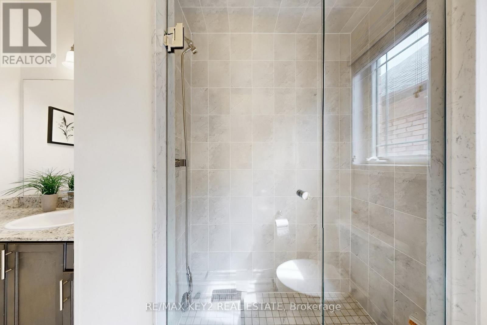 10 LYLE WAY Image 46