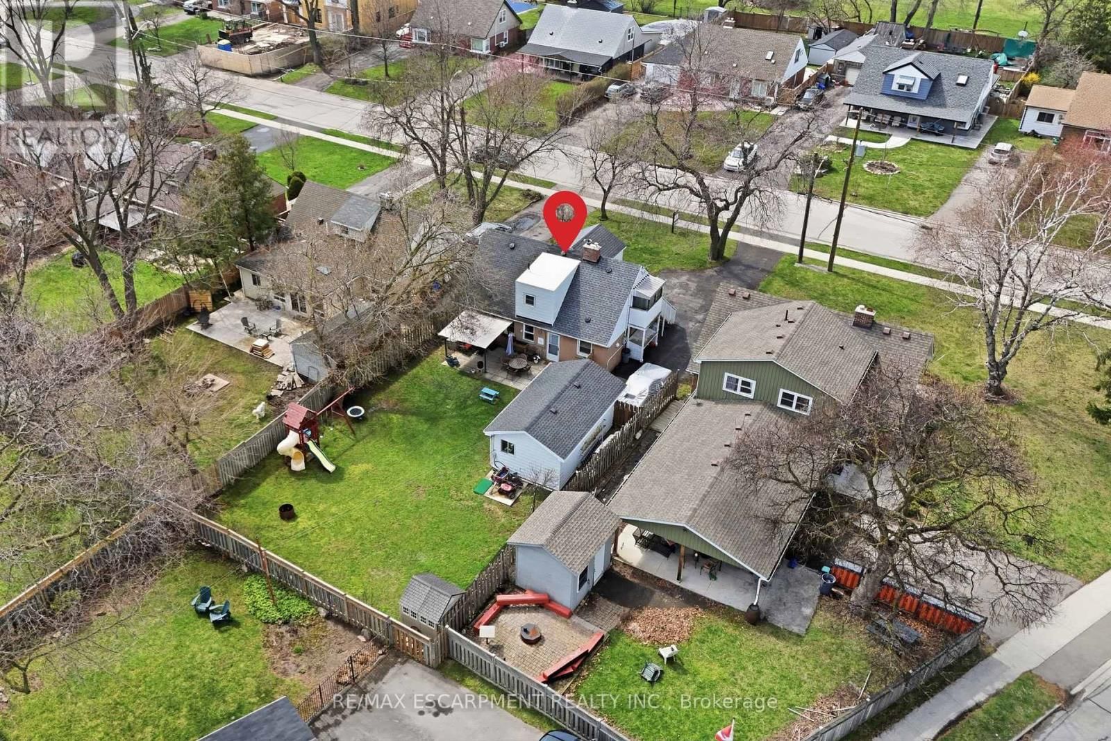 2074 CHURCHILL AVENUE Image 3