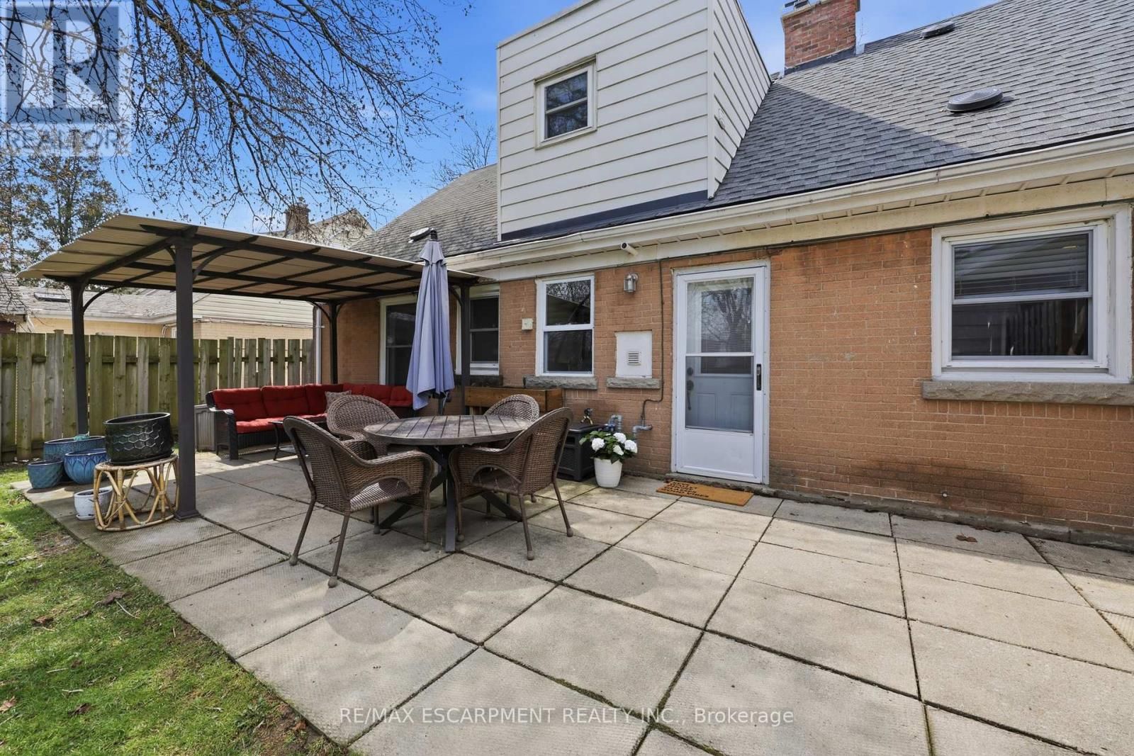 2074 CHURCHILL AVENUE Image 36