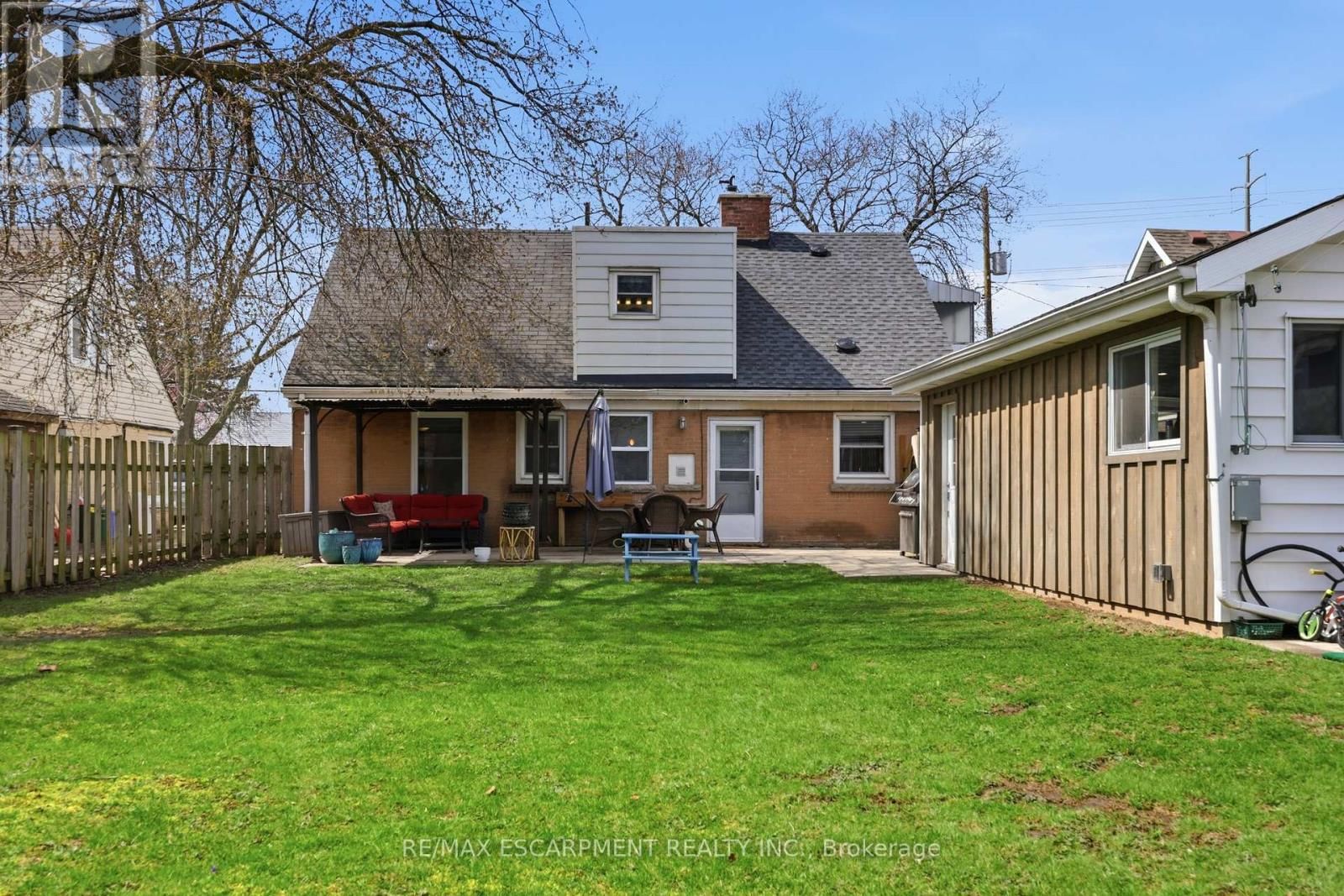 2074 CHURCHILL AVENUE Image 39