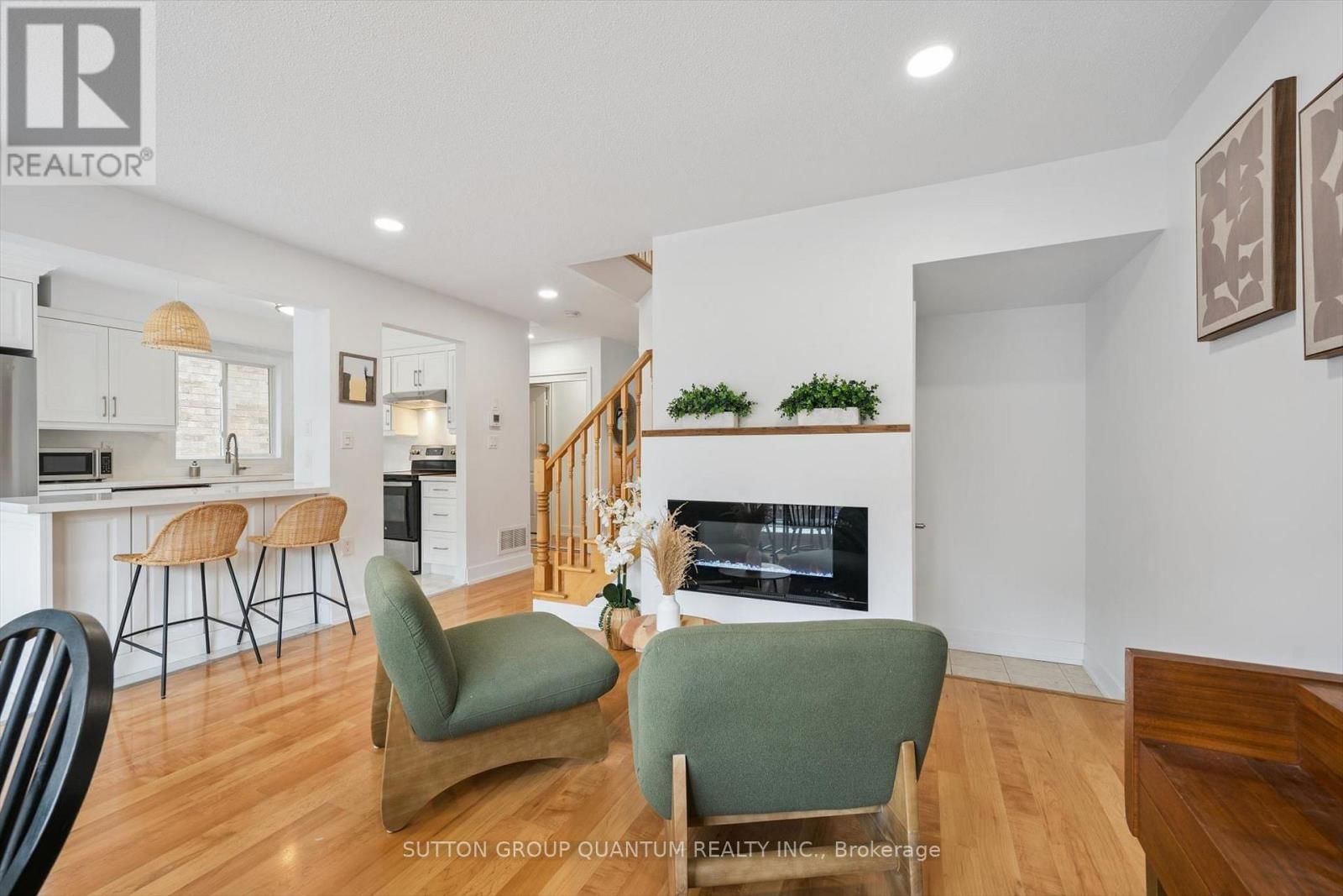 710 IRVING TERRACE Image 11