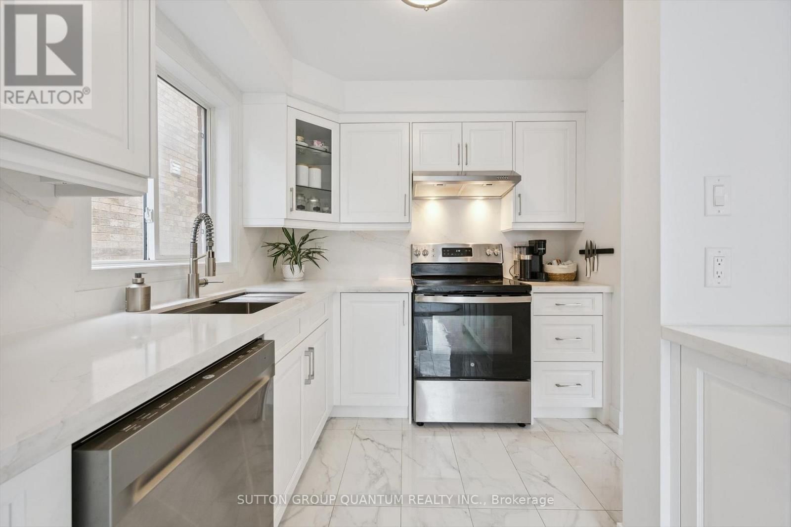 710 IRVING TERRACE Image 15