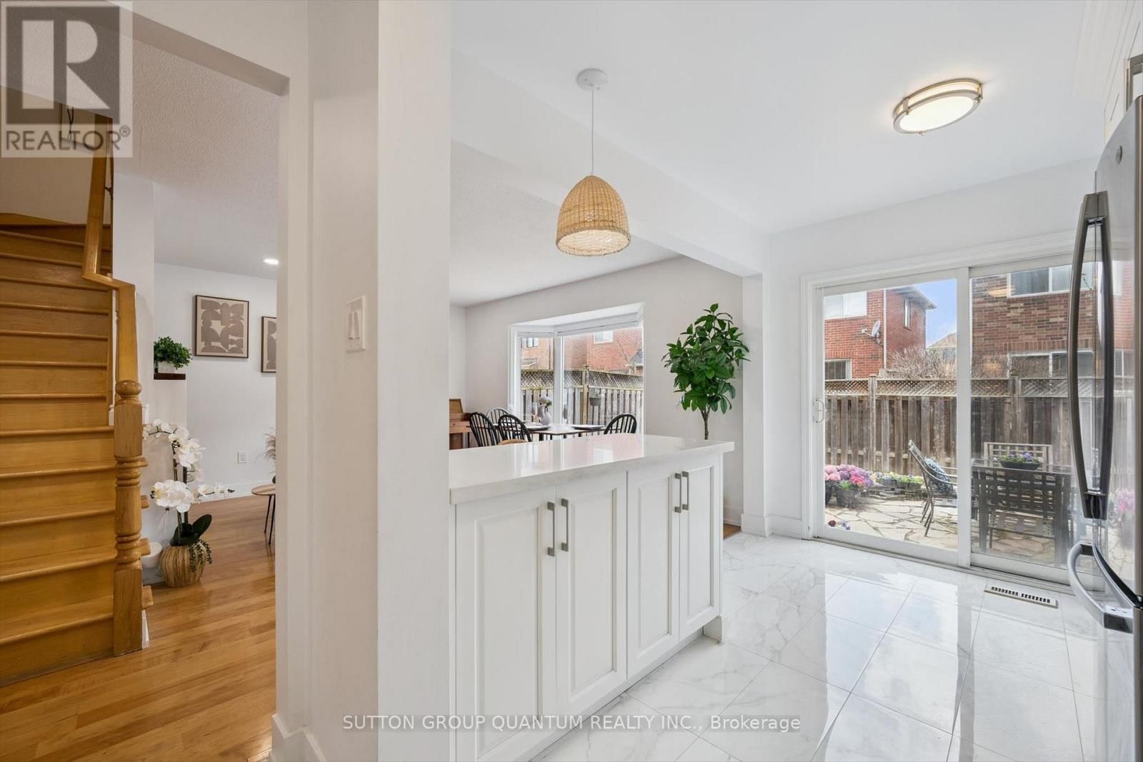 710 IRVING TERRACE Image 16