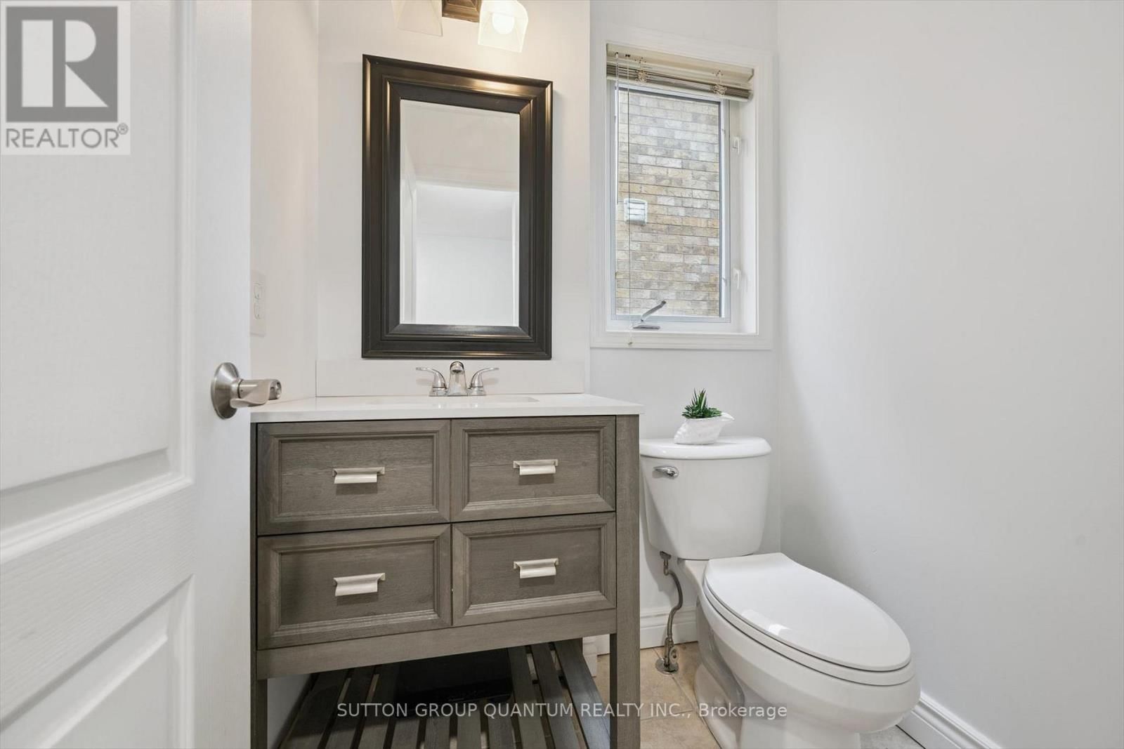 710 IRVING TERRACE Image 18