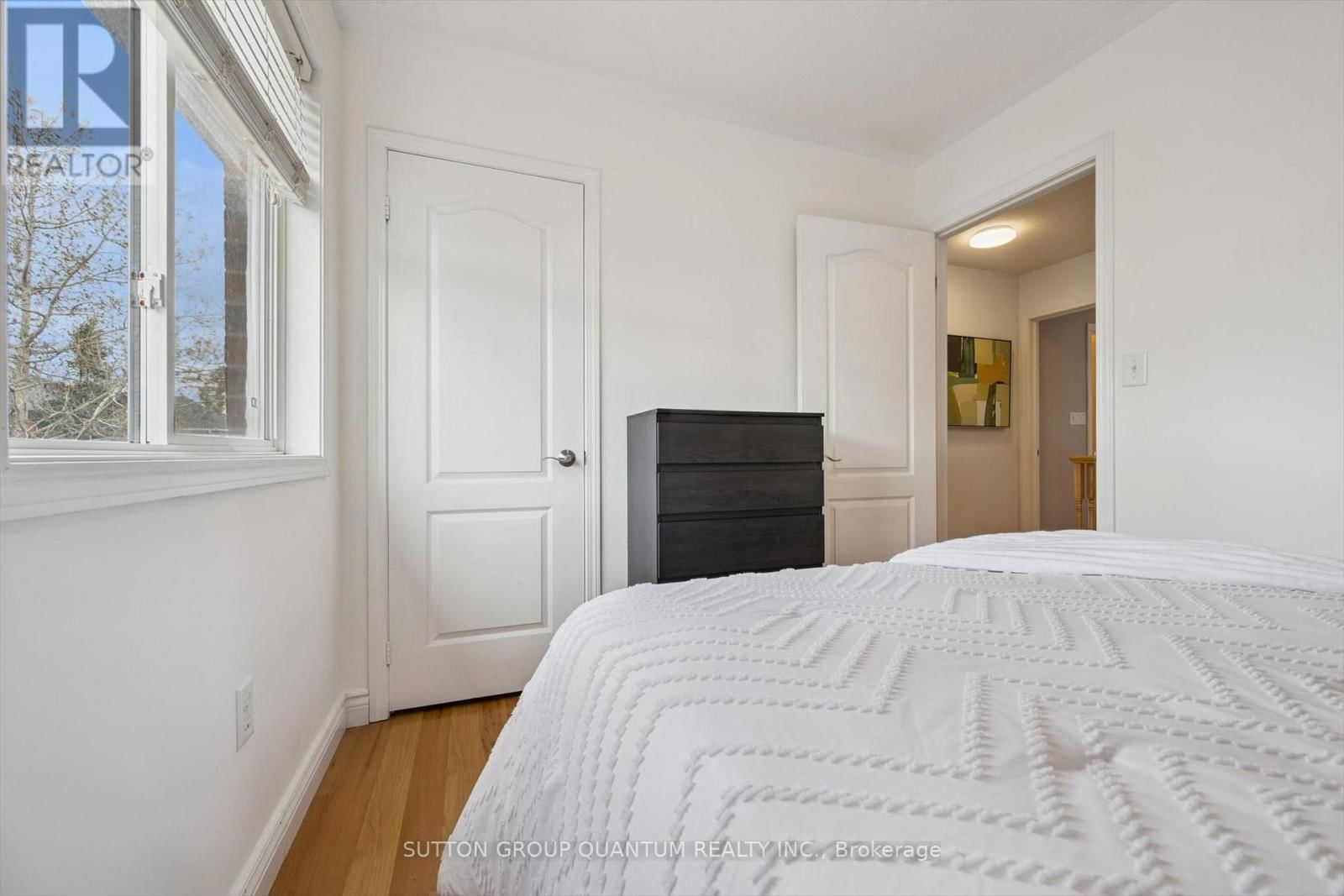 710 IRVING TERRACE Image 23