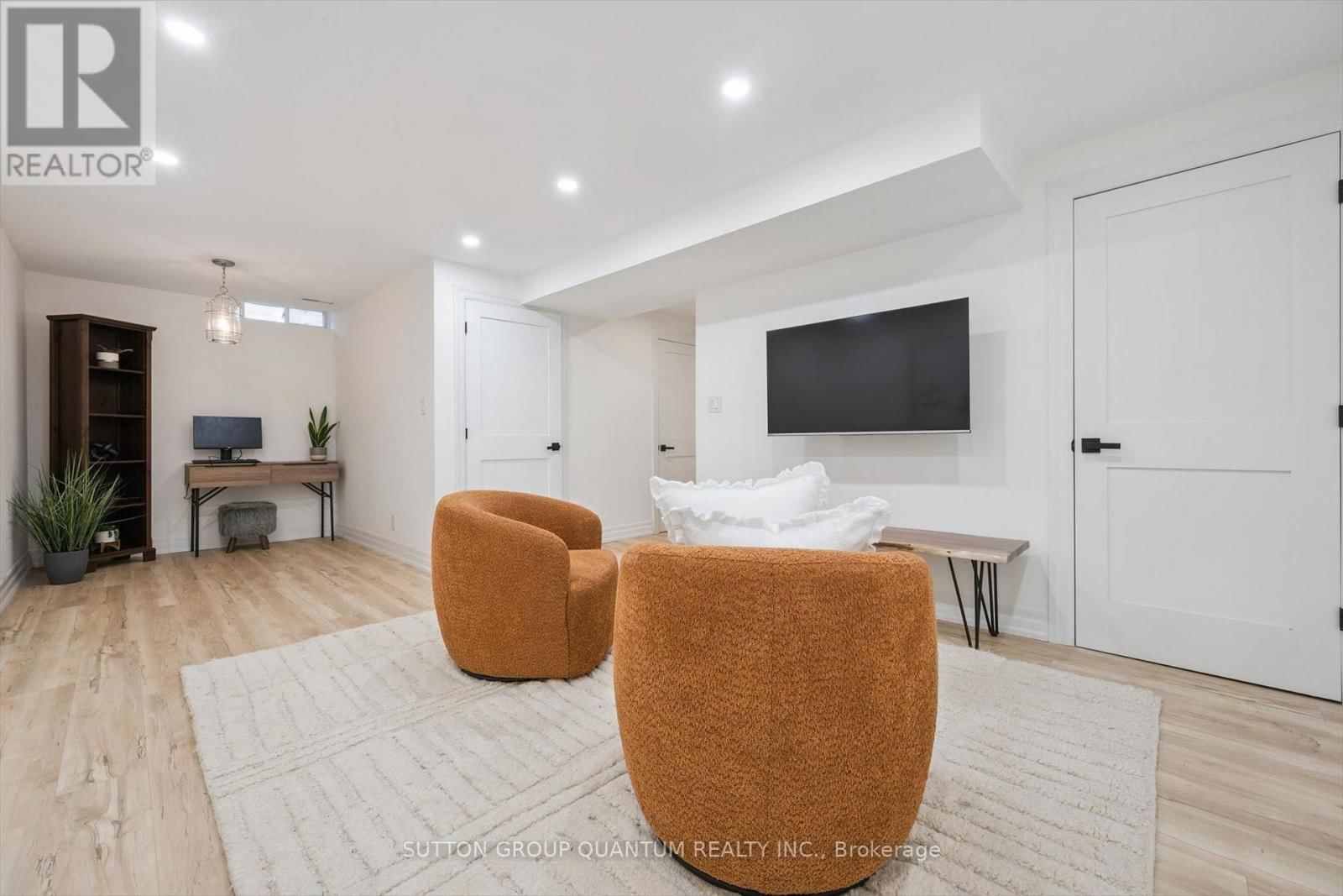 710 IRVING TERRACE Image 29