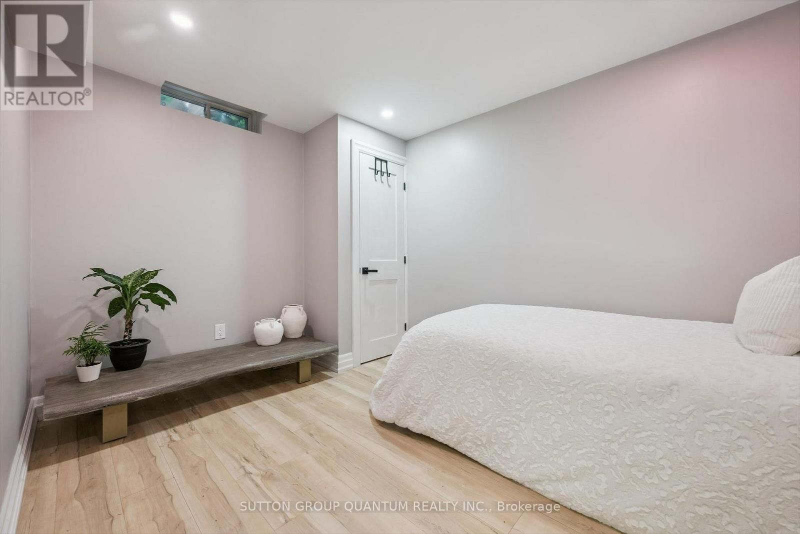 710 IRVING TERRACE Image 31