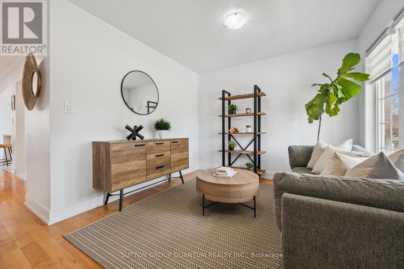 710 IRVING TERRACE Image 4