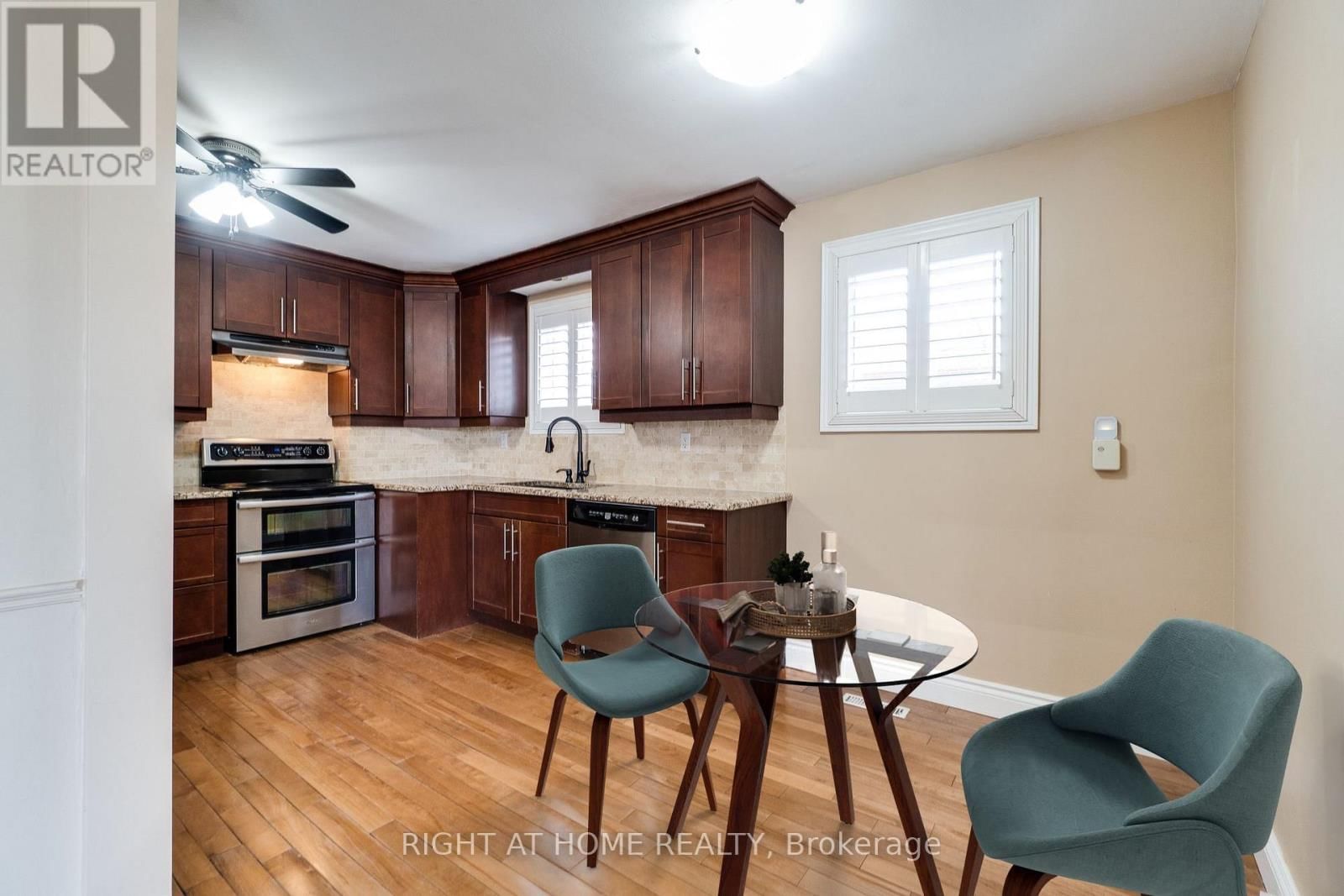 109 REXWAY DRIVE Image 14