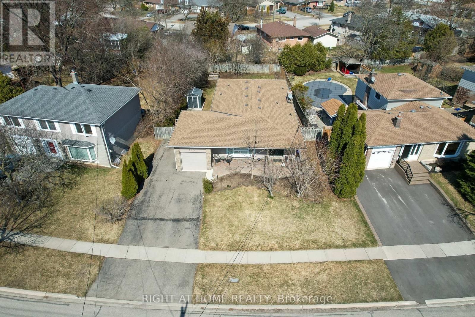 109 REXWAY DRIVE Image 2