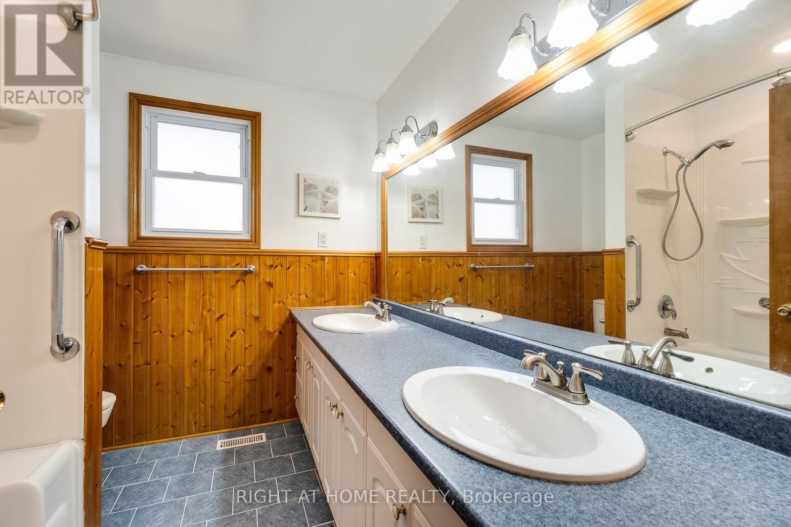 109 REXWAY DRIVE Image 22