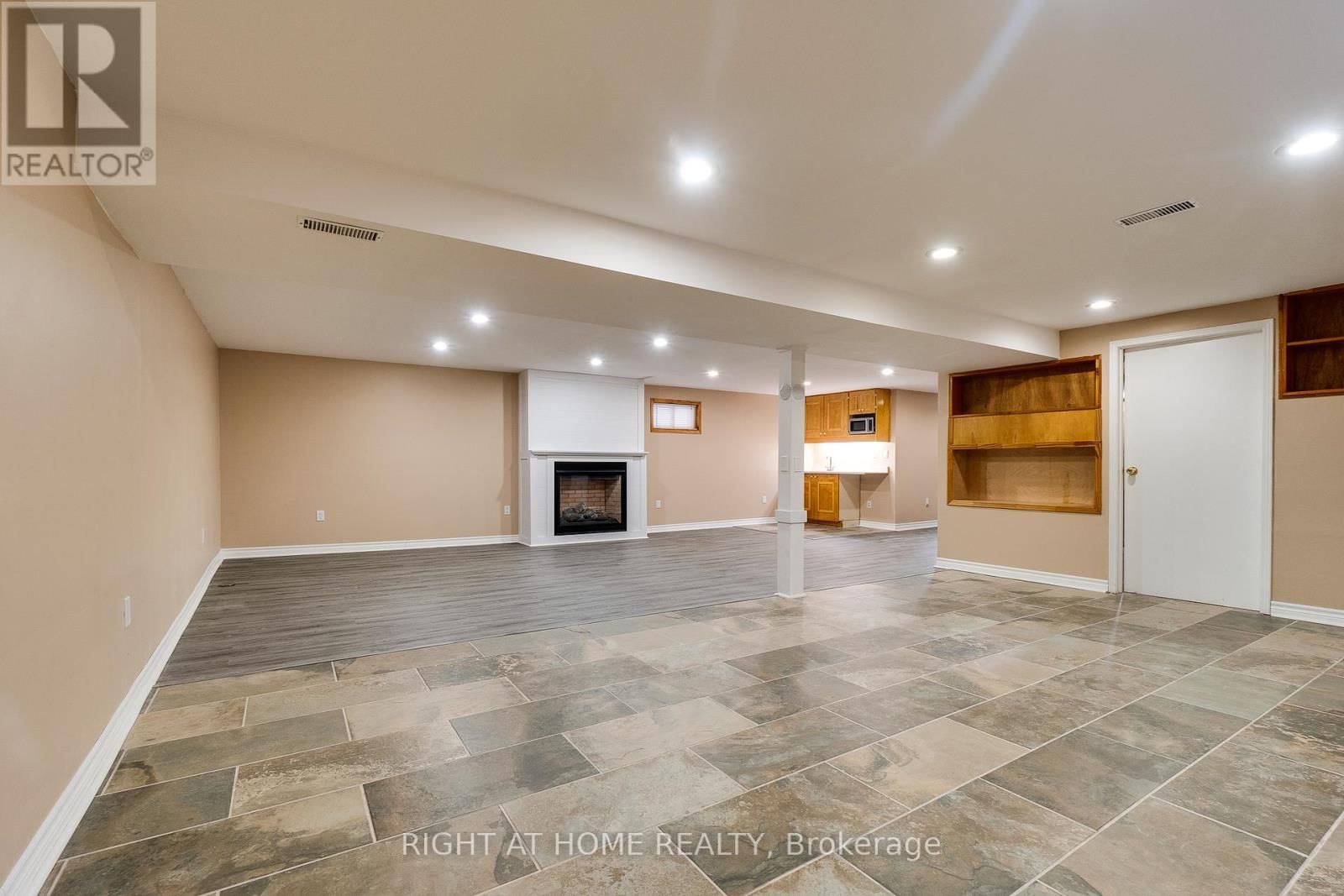 109 REXWAY DRIVE Image 23