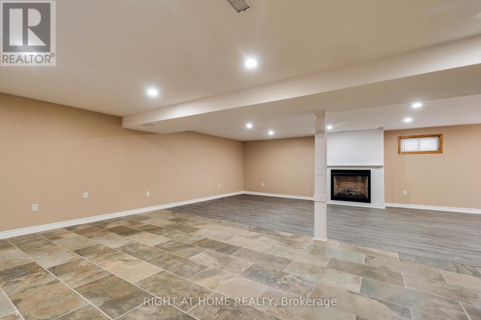 109 REXWAY DRIVE Image 24