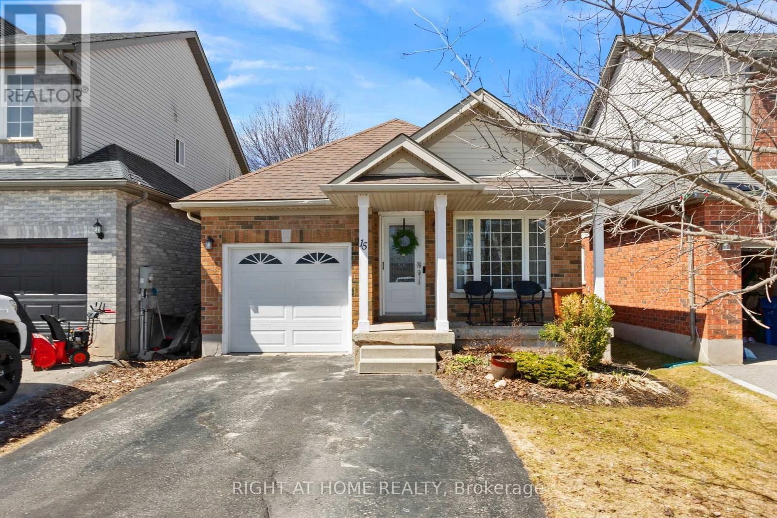 15 SETTLERS ROAD Image 1