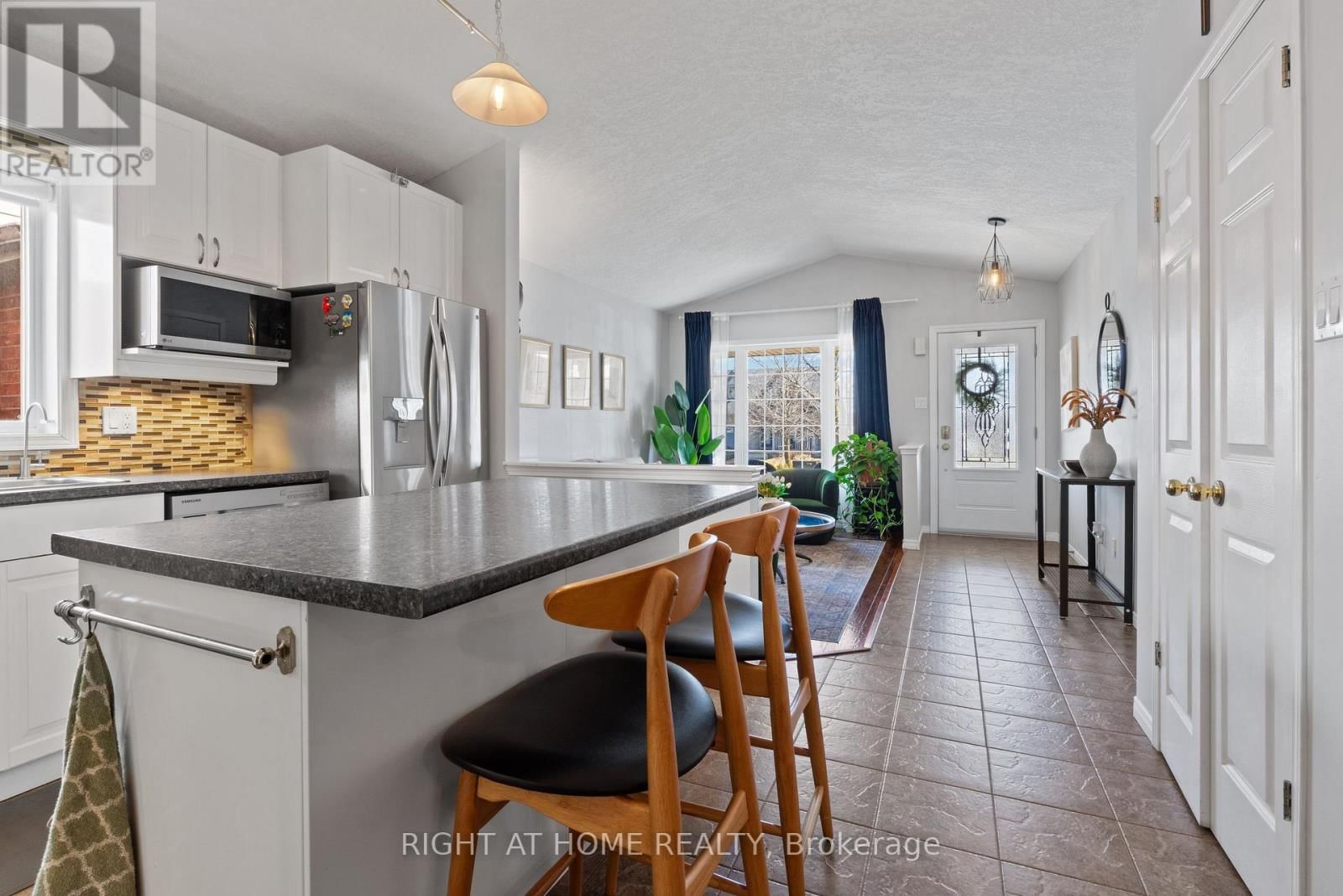 15 SETTLERS ROAD Image 10