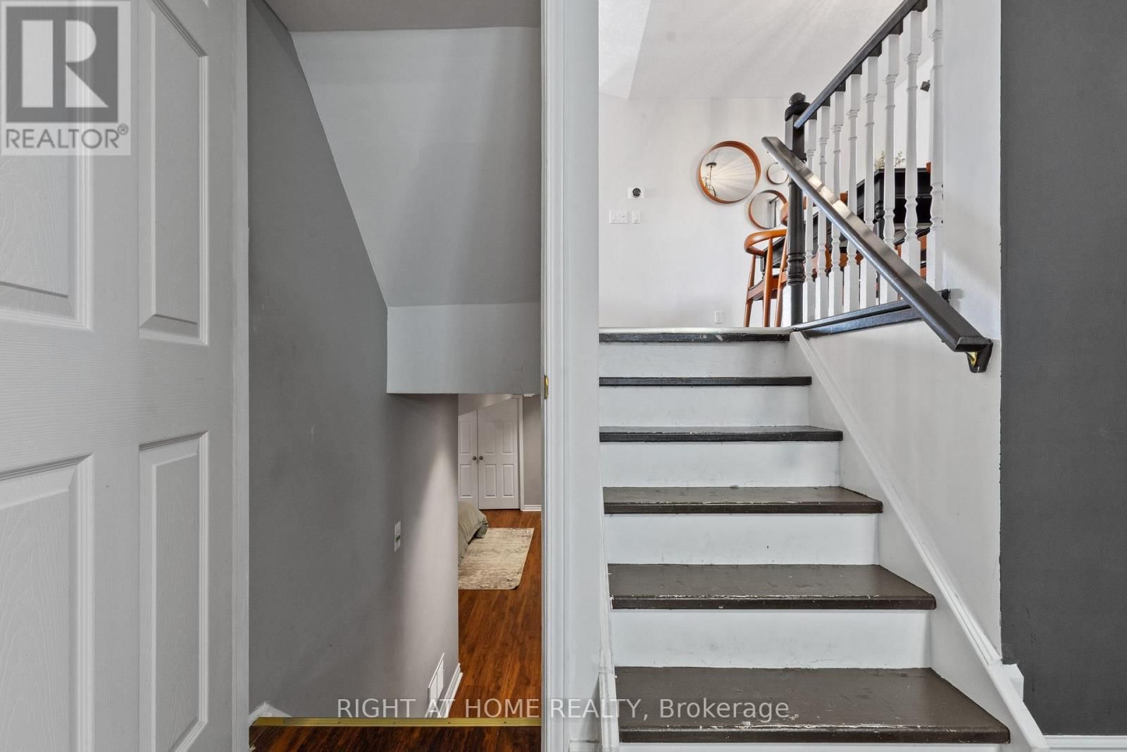 15 SETTLERS ROAD Image 32