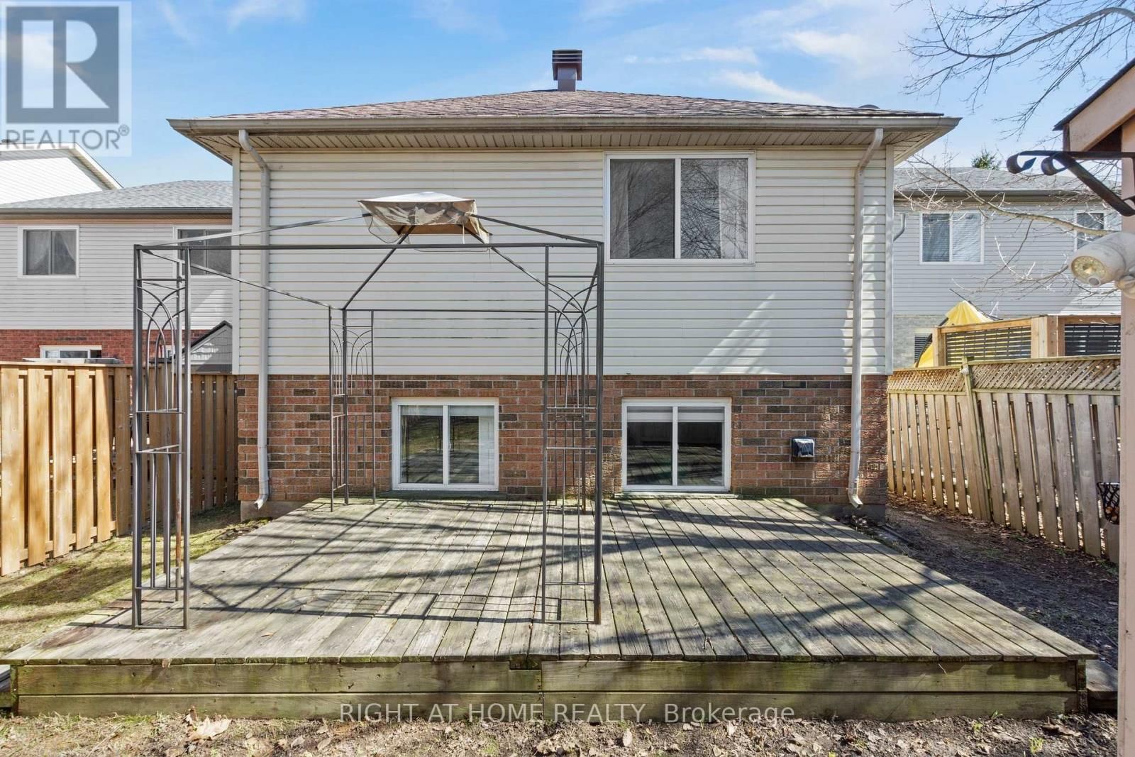 15 SETTLERS ROAD Image 38