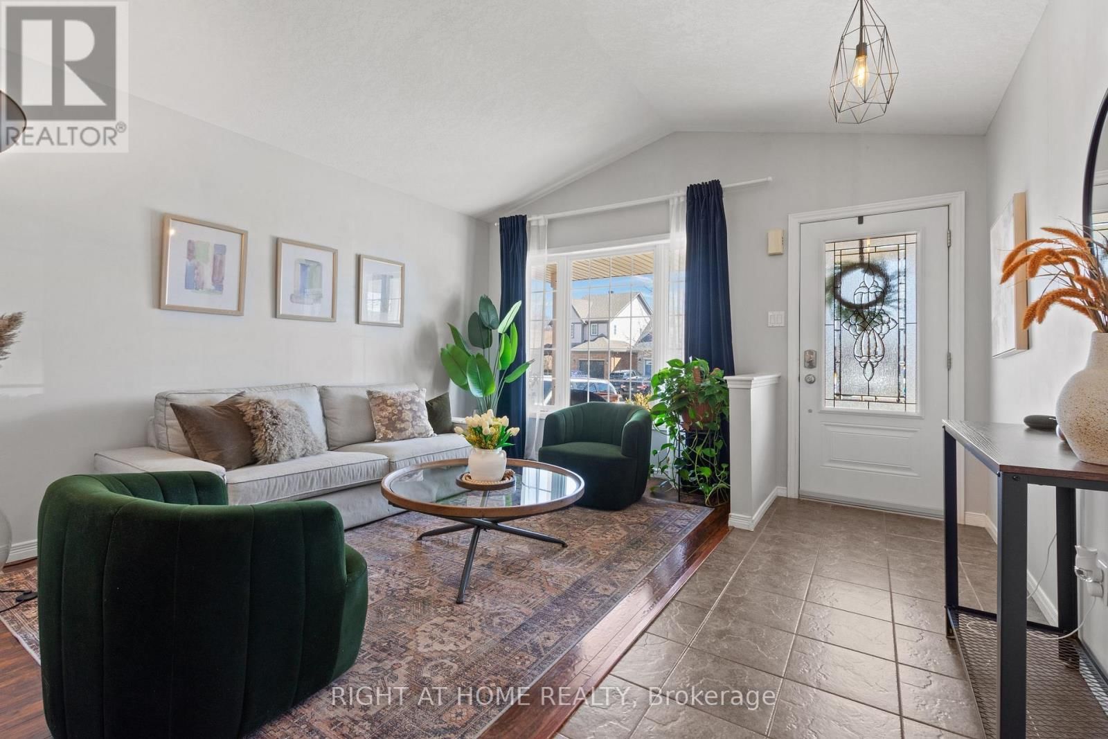 15 SETTLERS ROAD Image 5