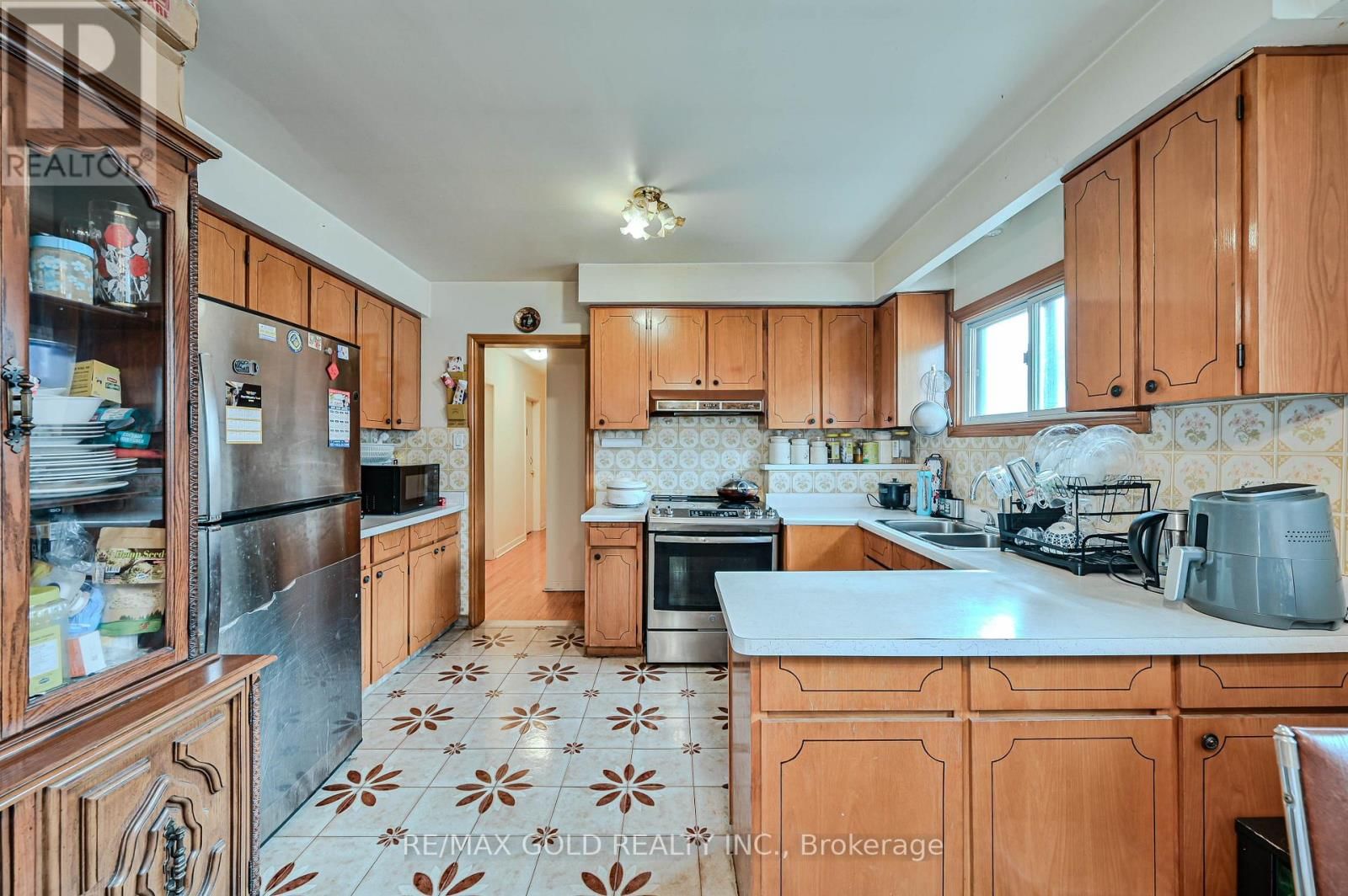 7282 SHALLFORD ROAD Image 15