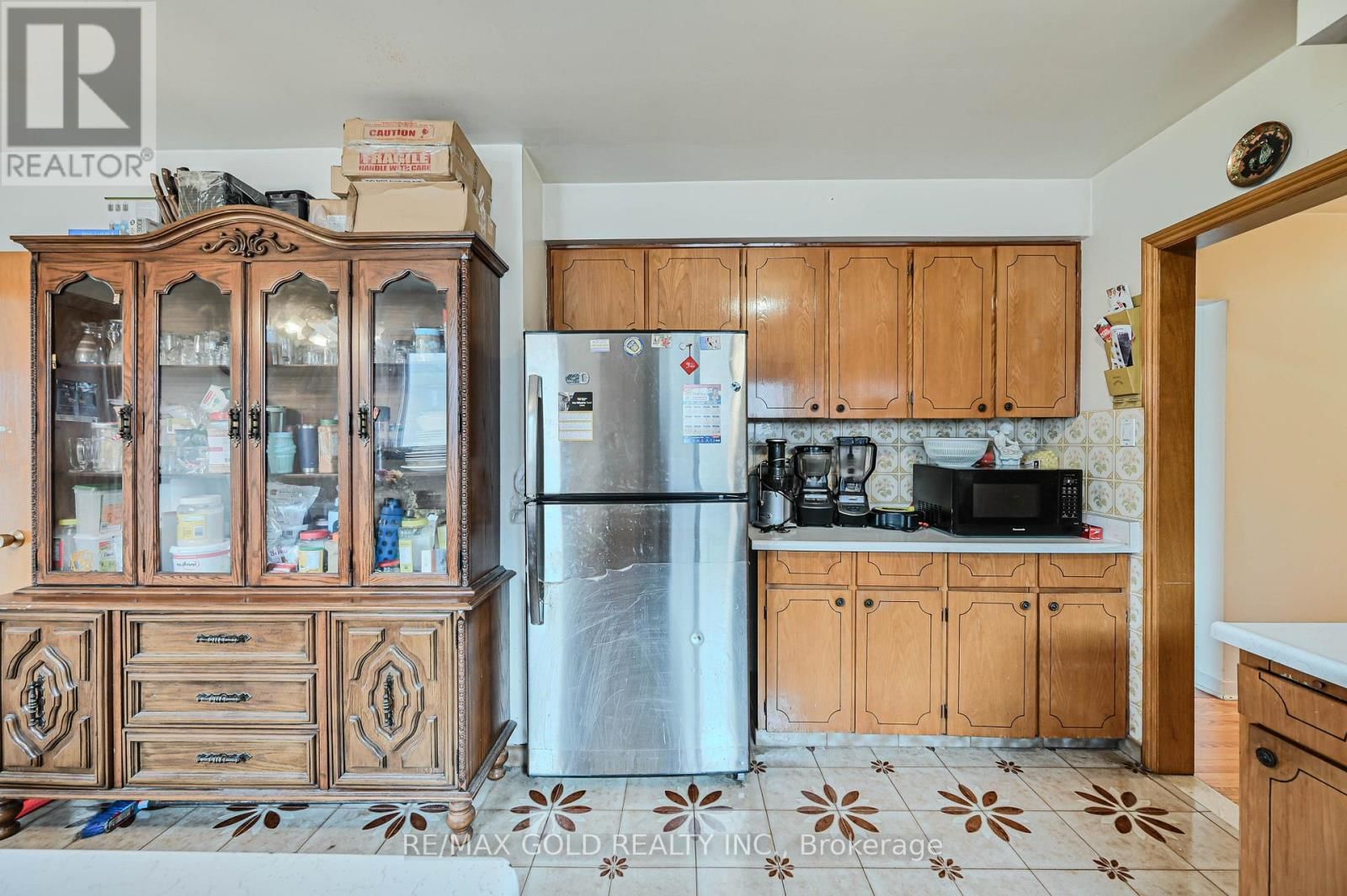 7282 SHALLFORD ROAD Image 16