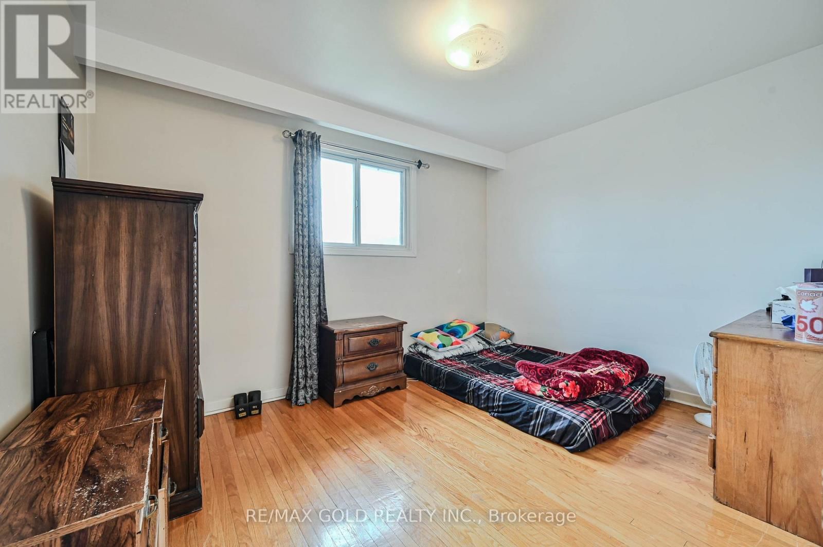 7282 SHALLFORD ROAD Image 26